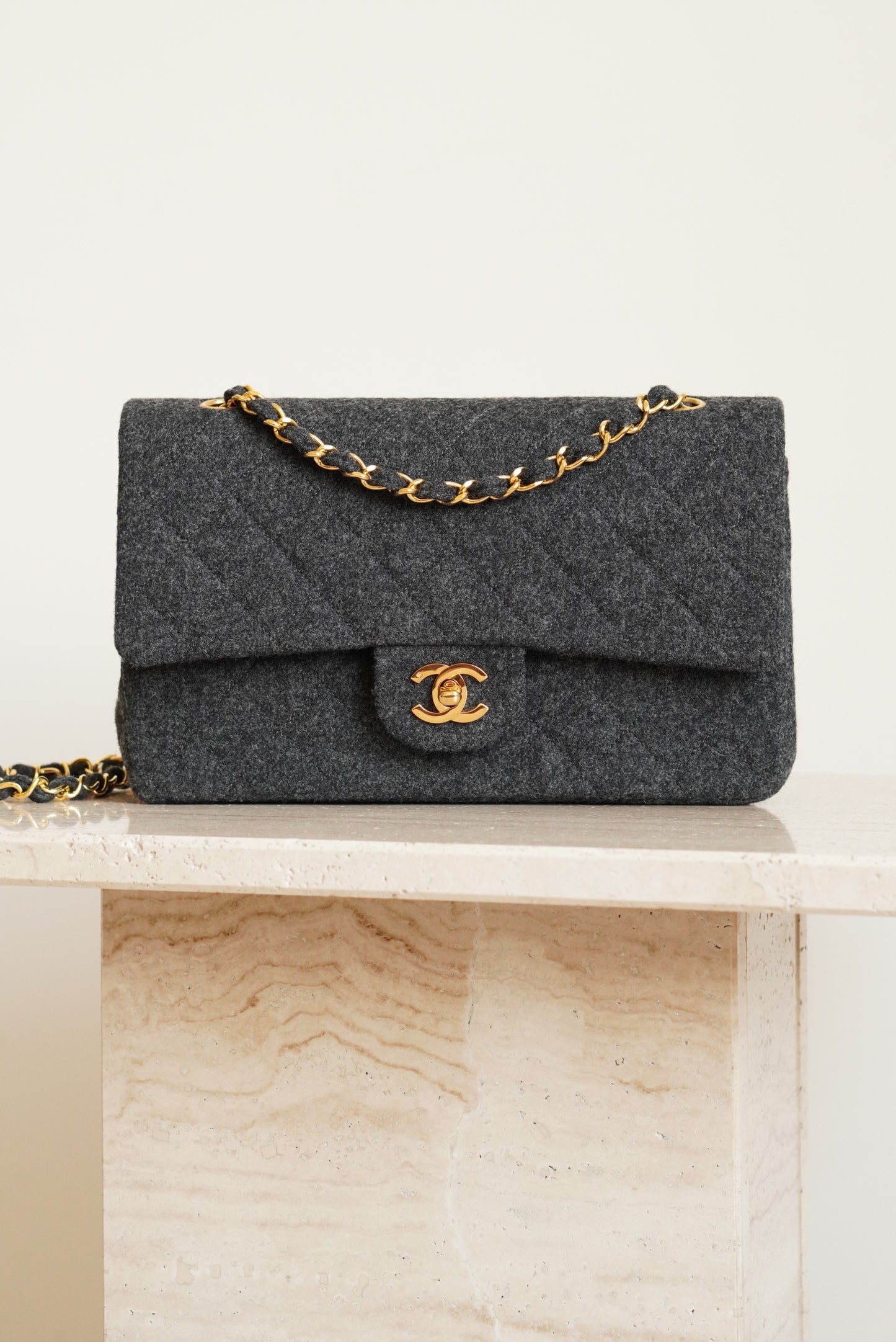 CHANEL CLASSIC MEDIUM DOUBLE FLAP | GREY