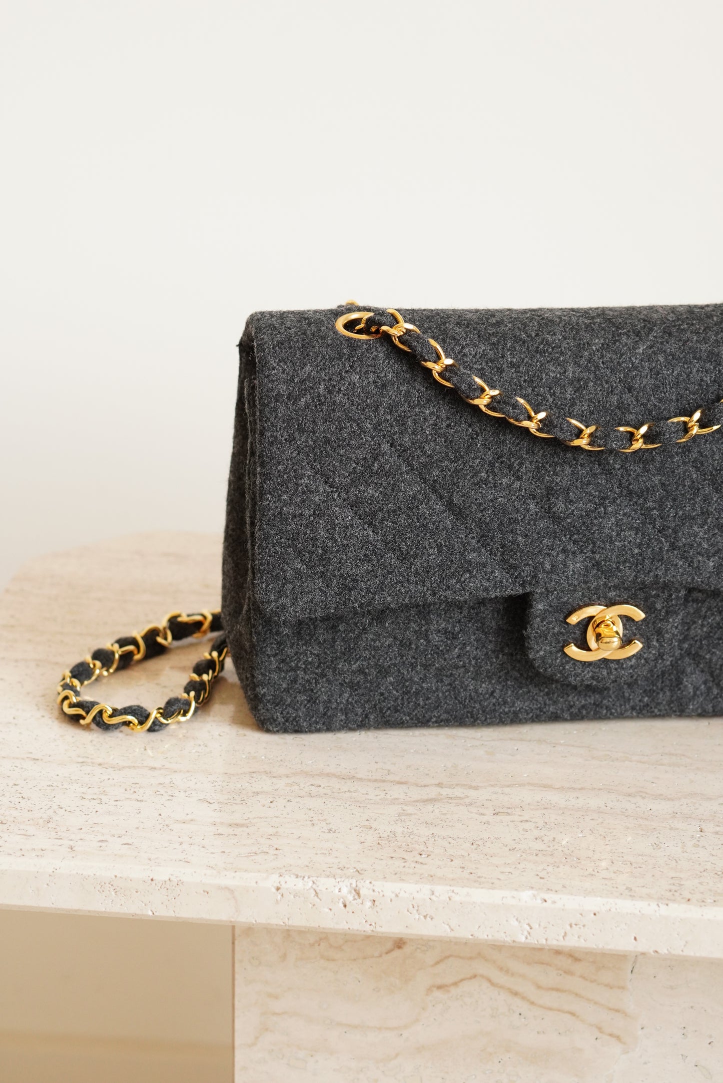 CHANEL CLASSIC MEDIUM DOUBLE FLAP | GREY