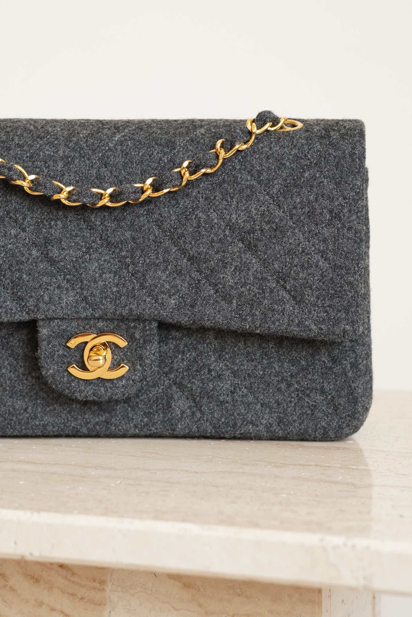 CHANEL CLASSIC MEDIUM DOUBLE FLAP | GREY
