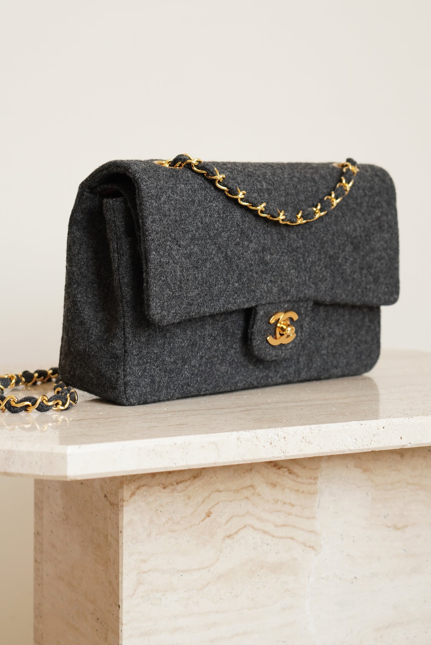 CHANEL CLASSIC MEDIUM DOUBLE FLAP | GREY