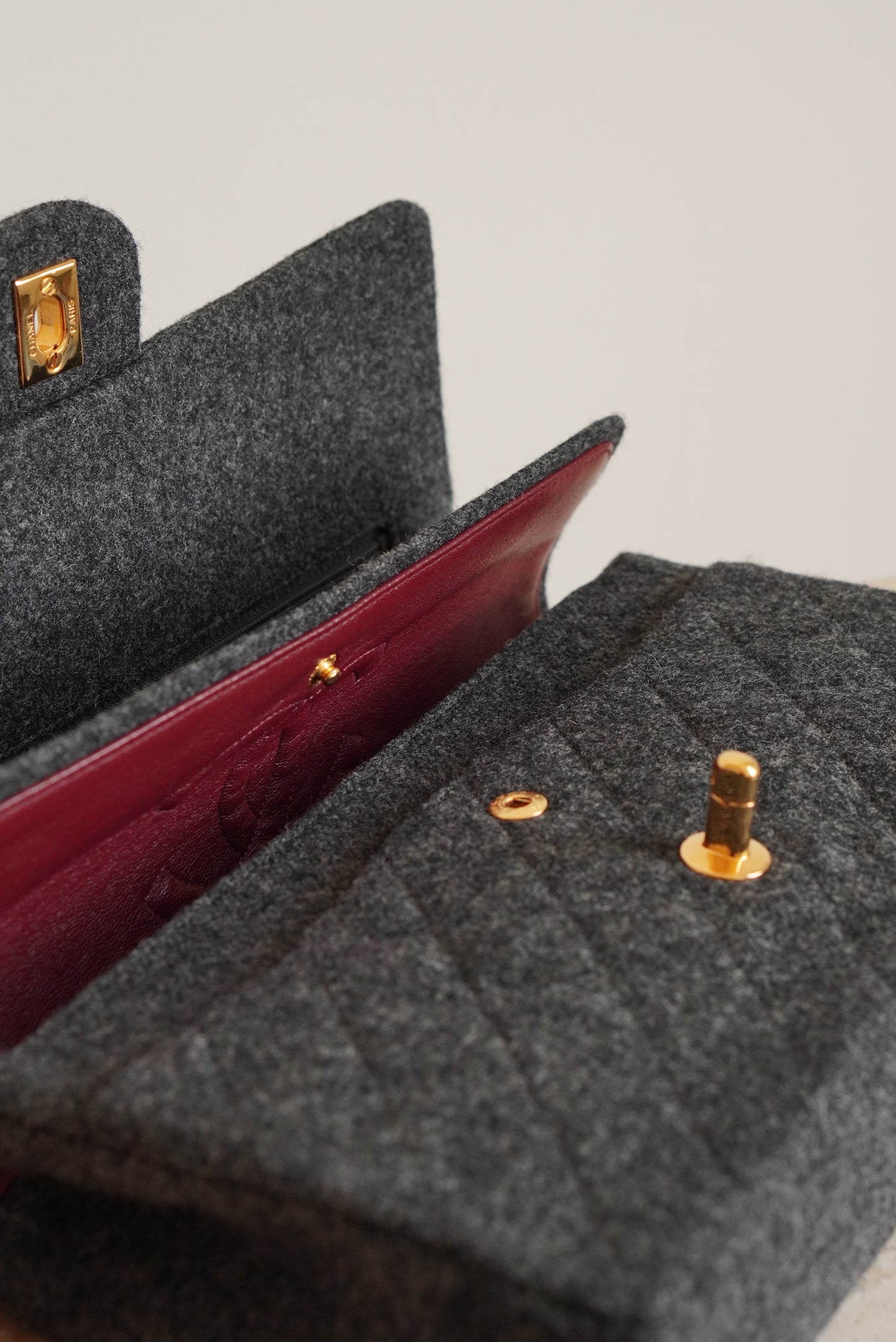 CHANEL CLASSIC MEDIUM DOUBLE FLAP | GREY