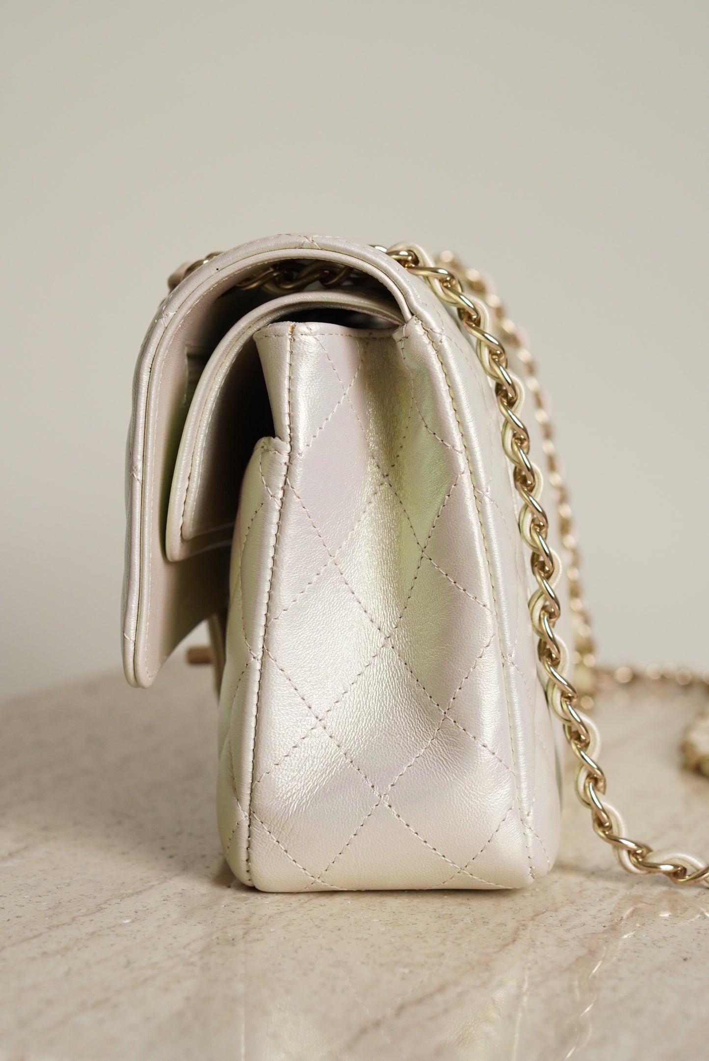 CHANEL CLASSIC MEDIUM DOUBLE FLAP | IRIDESCENT IVORY