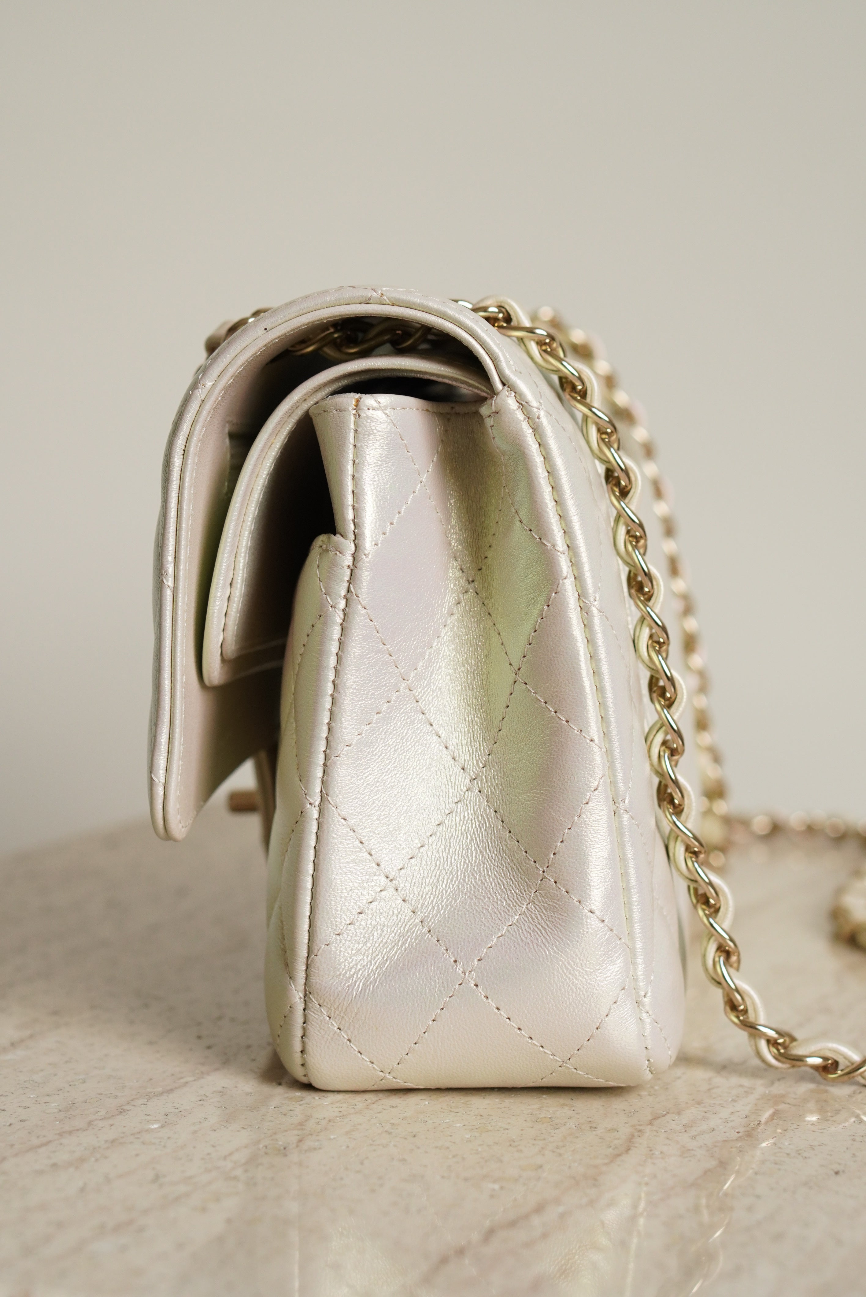 CHANEL CLASSIC MEDIUM DOUBLE FLAP | IRIDESCENT IVORY