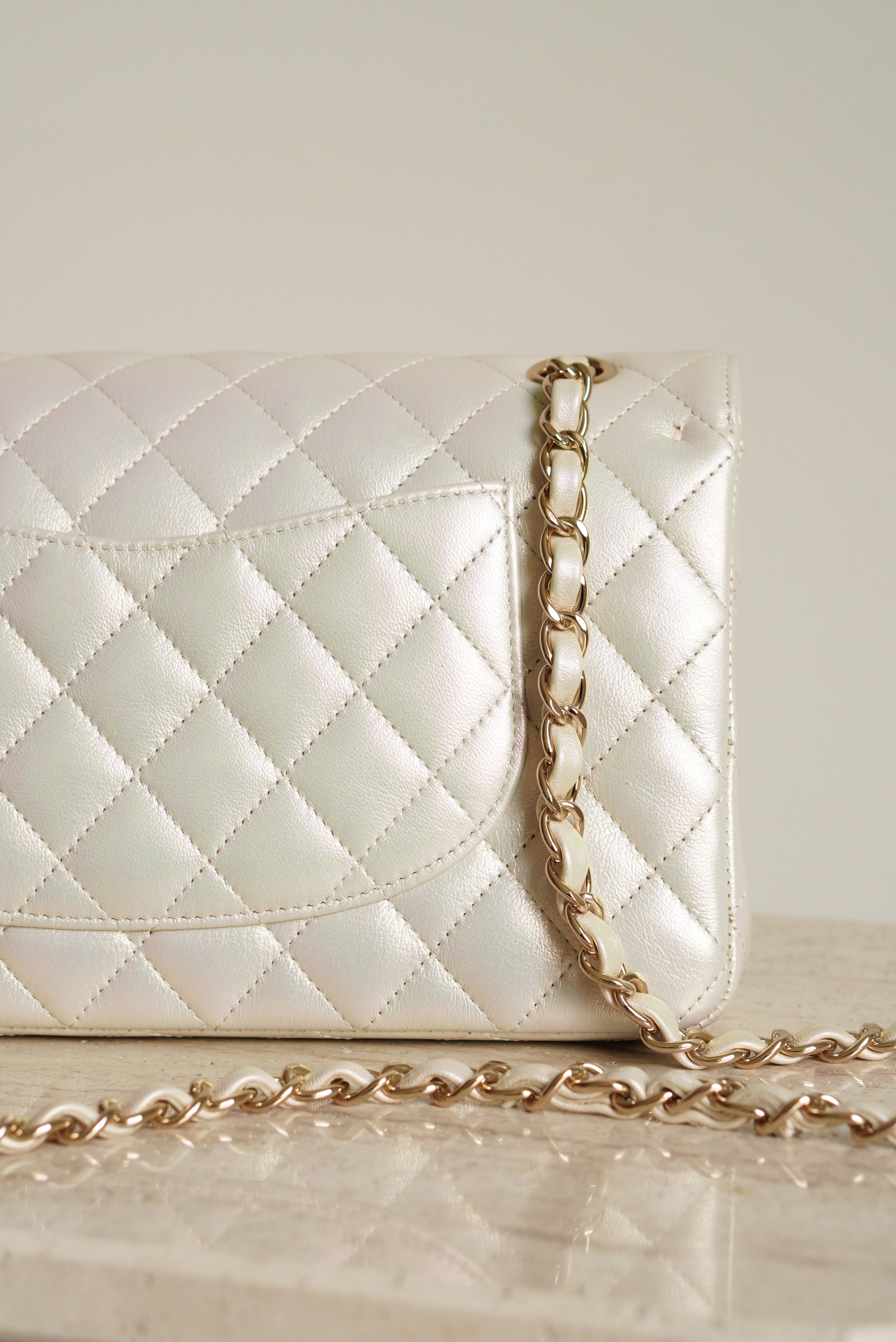 CHANEL CLASSIC MEDIUM DOUBLE FLAP | IRIDESCENT IVORY