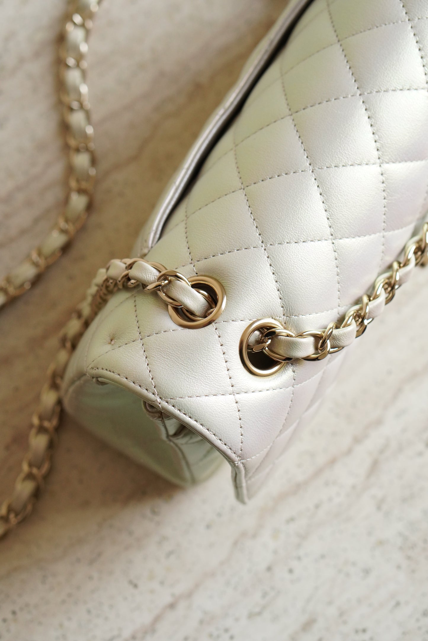 CHANEL CLASSIC MEDIUM DOUBLE FLAP | IRIDESCENT IVORY