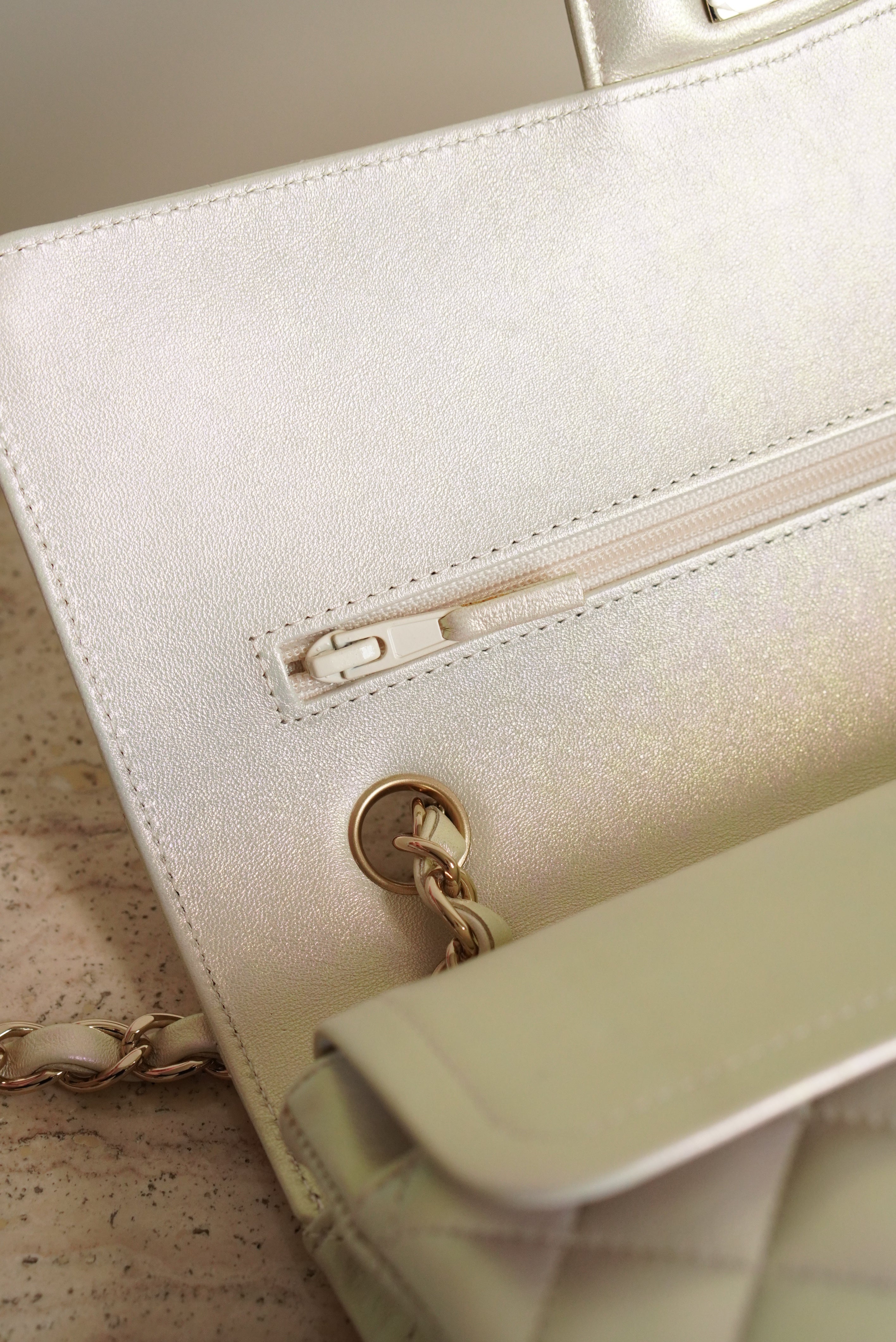 CHANEL CLASSIC MEDIUM DOUBLE FLAP | IRIDESCENT IVORY