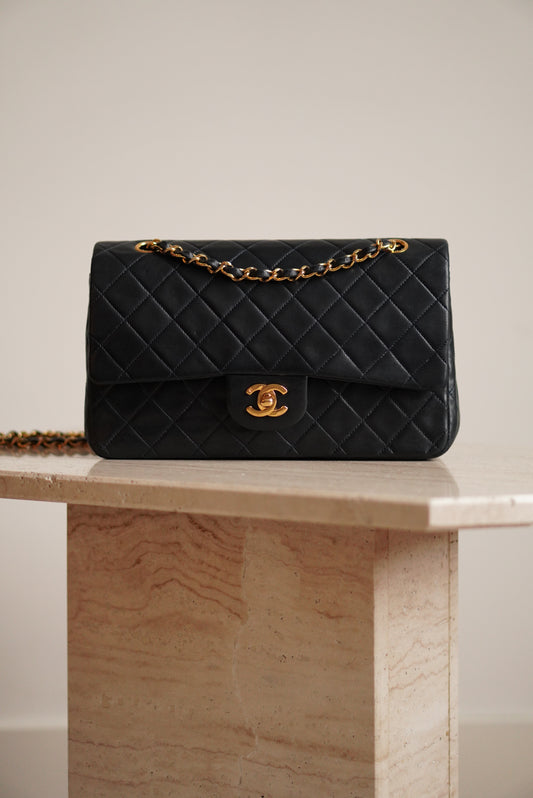 CHANEL CLASSIC MEDIUM DOUBLE FLAP | NAVY BLUE