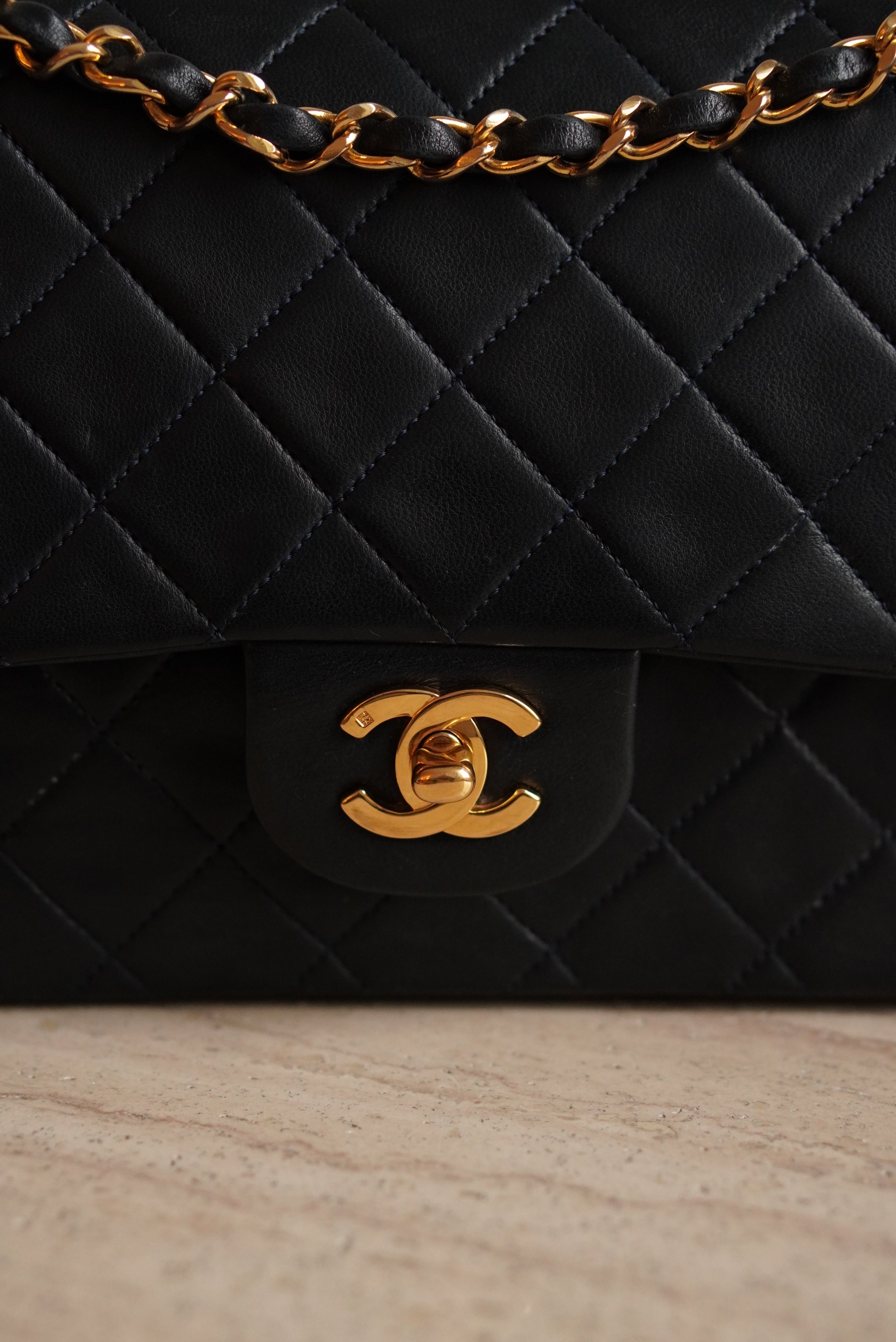 CHANEL CLASSIC MEDIUM DOUBLE FLAP | NAVY BLUE