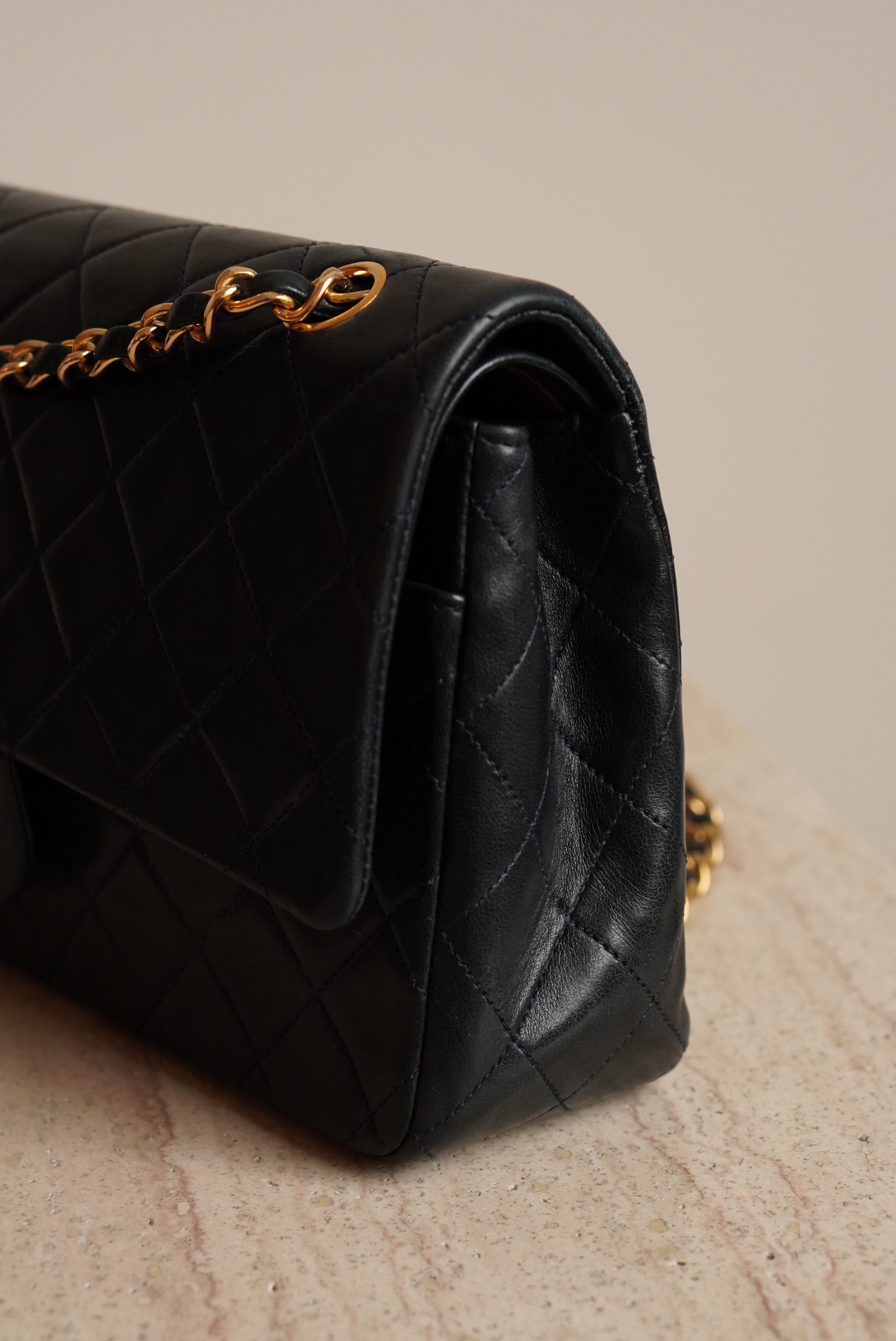 CHANEL CLASSIC MEDIUM DOUBLE FLAP | NAVY BLUE