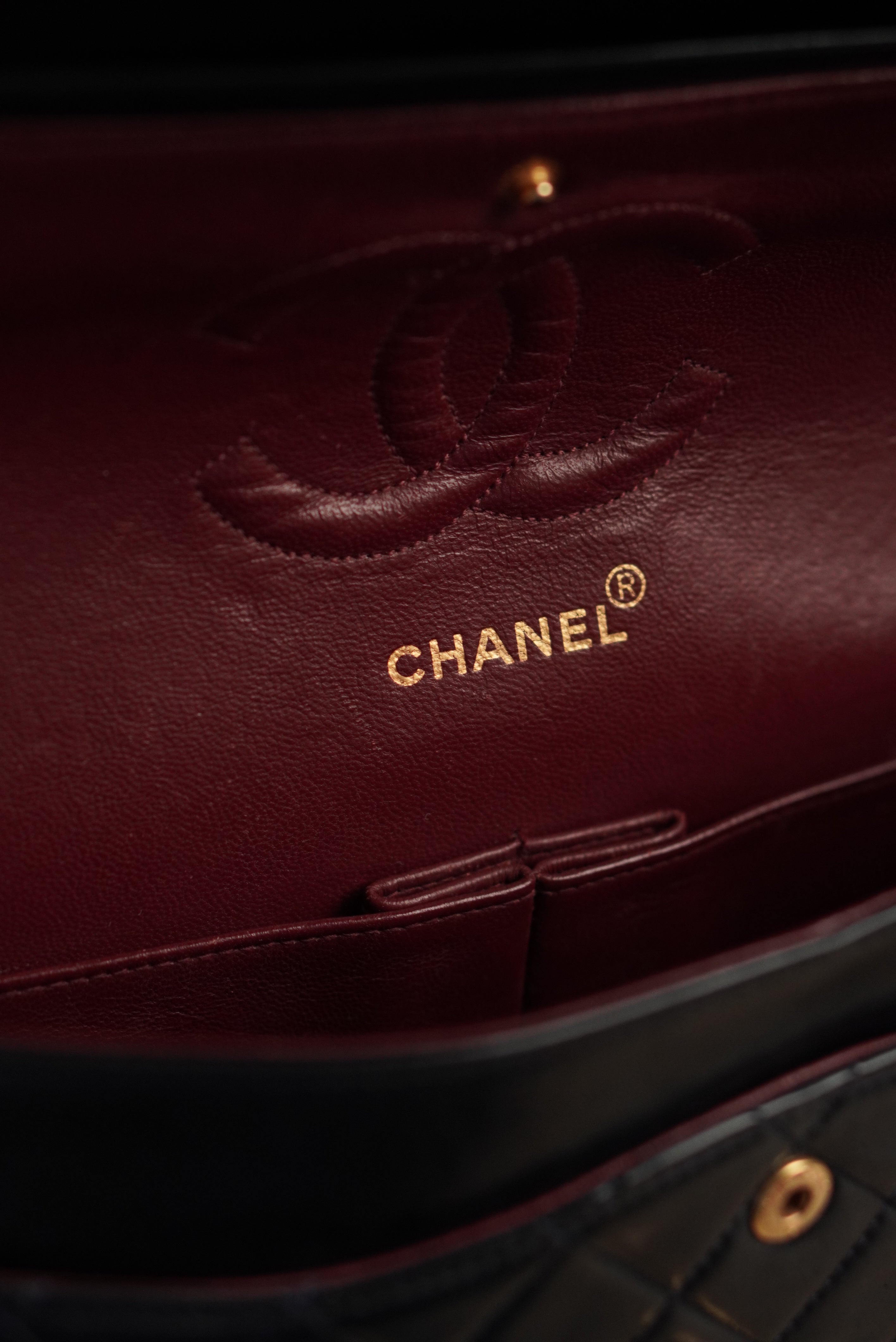 CHANEL CLASSIC MEDIUM DOUBLE FLAP | NAVY BLUE