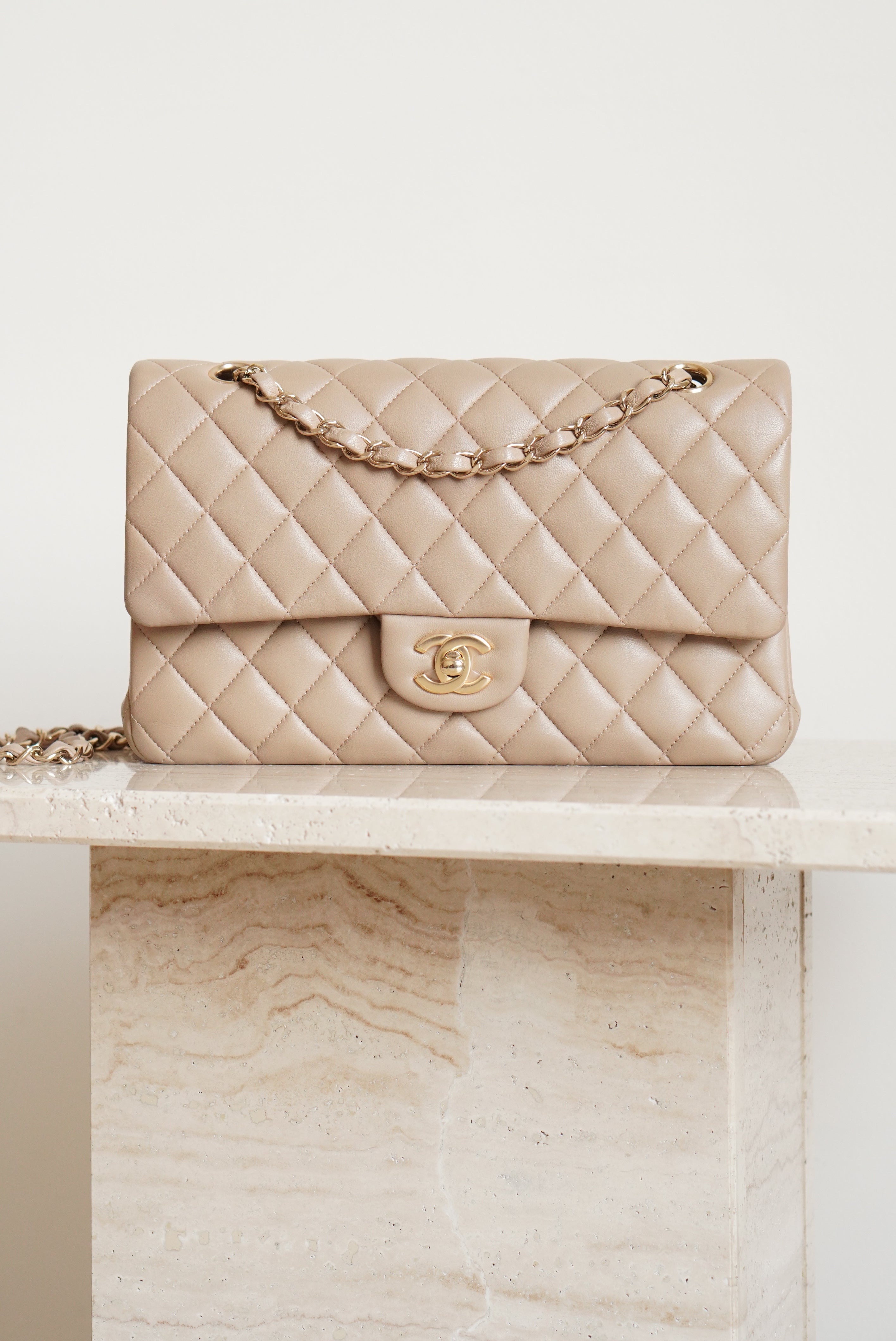CHANEL CLASSIC MEDIUM DOUBLE FLAP | TAUPE