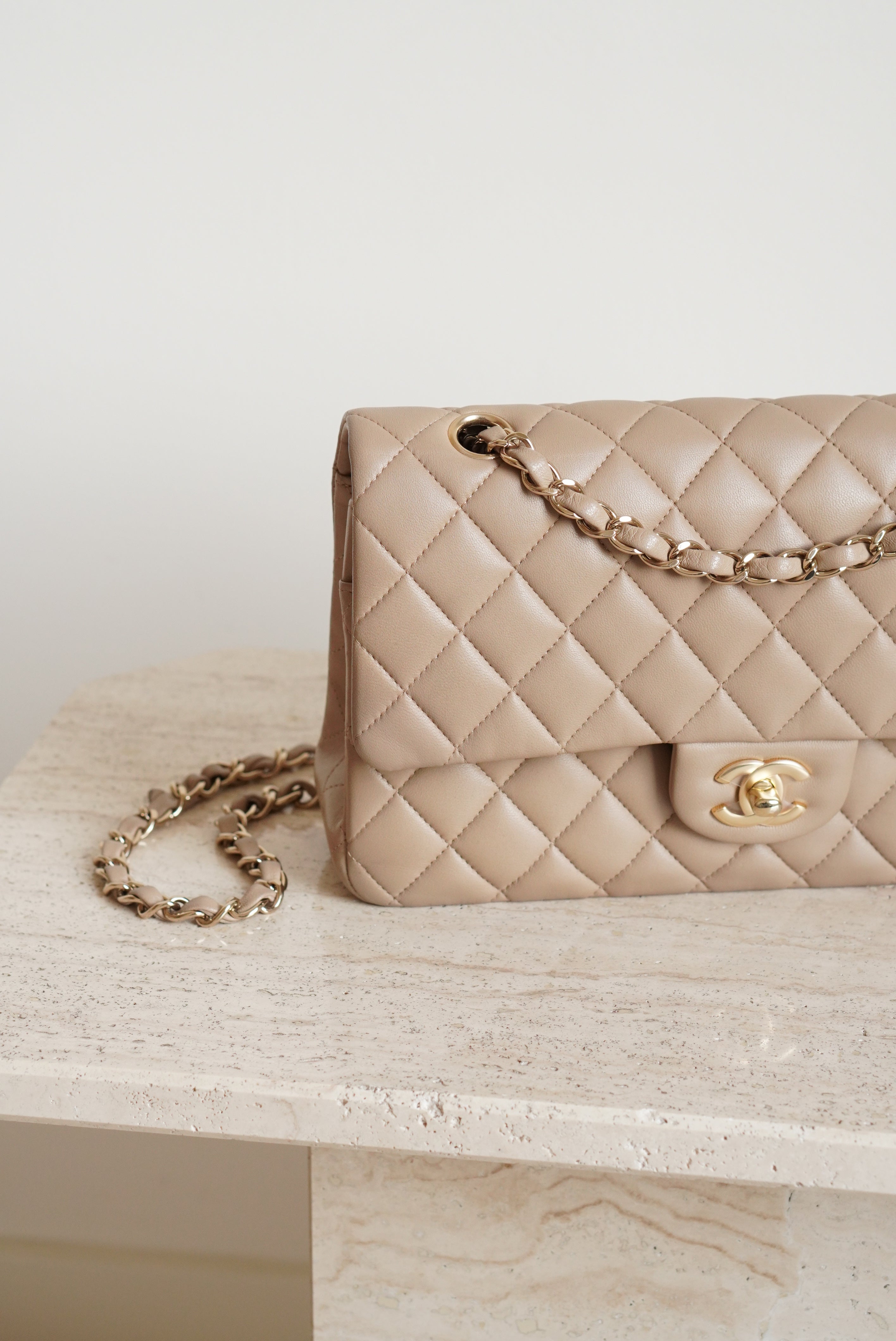 CHANEL CLASSIC MEDIUM DOUBLE FLAP | TAUPE