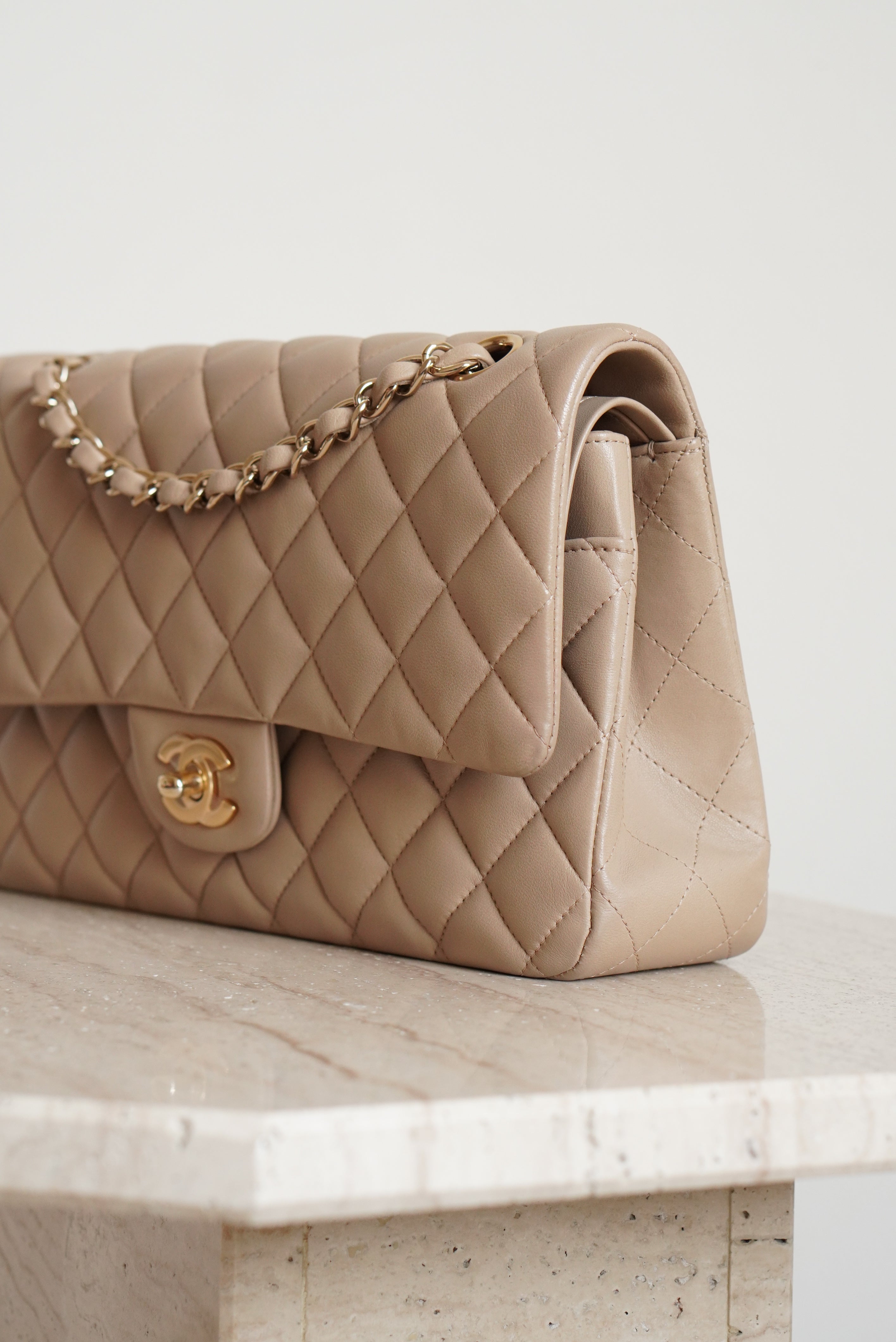 CHANEL CLASSIC MEDIUM DOUBLE FLAP | TAUPE