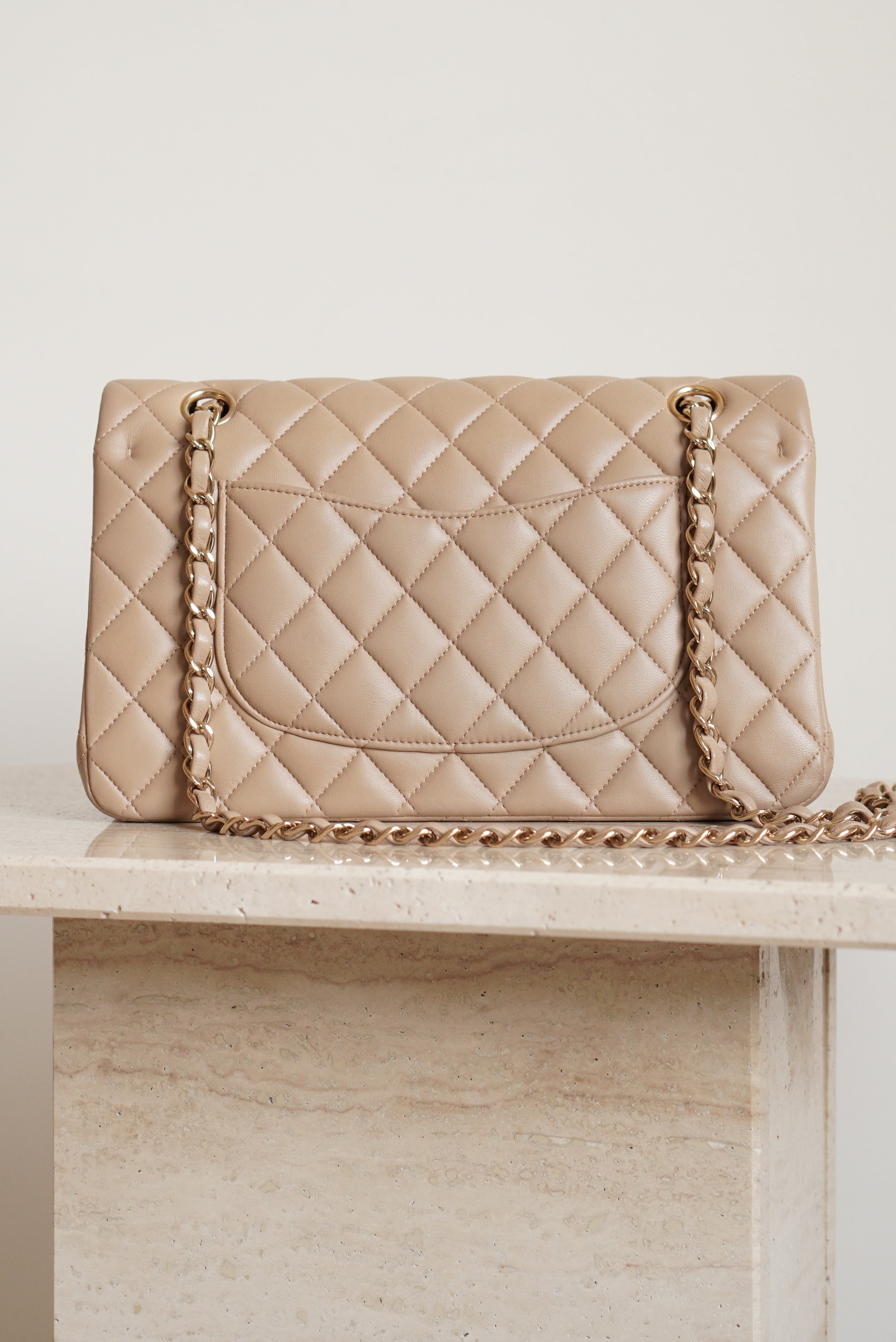 CHANEL CLASSIC MEDIUM DOUBLE FLAP | TAUPE