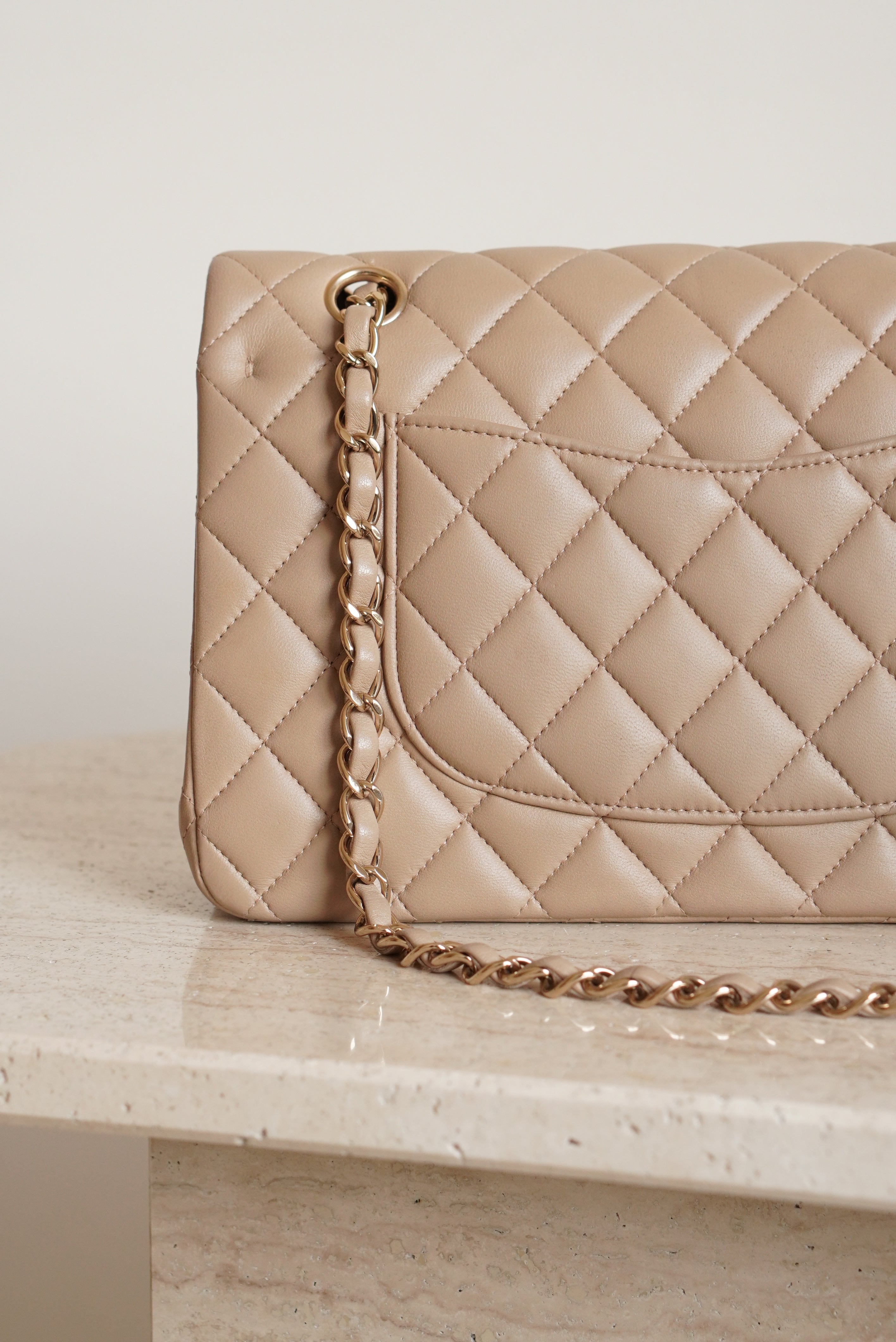 CHANEL CLASSIC MEDIUM DOUBLE FLAP | TAUPE