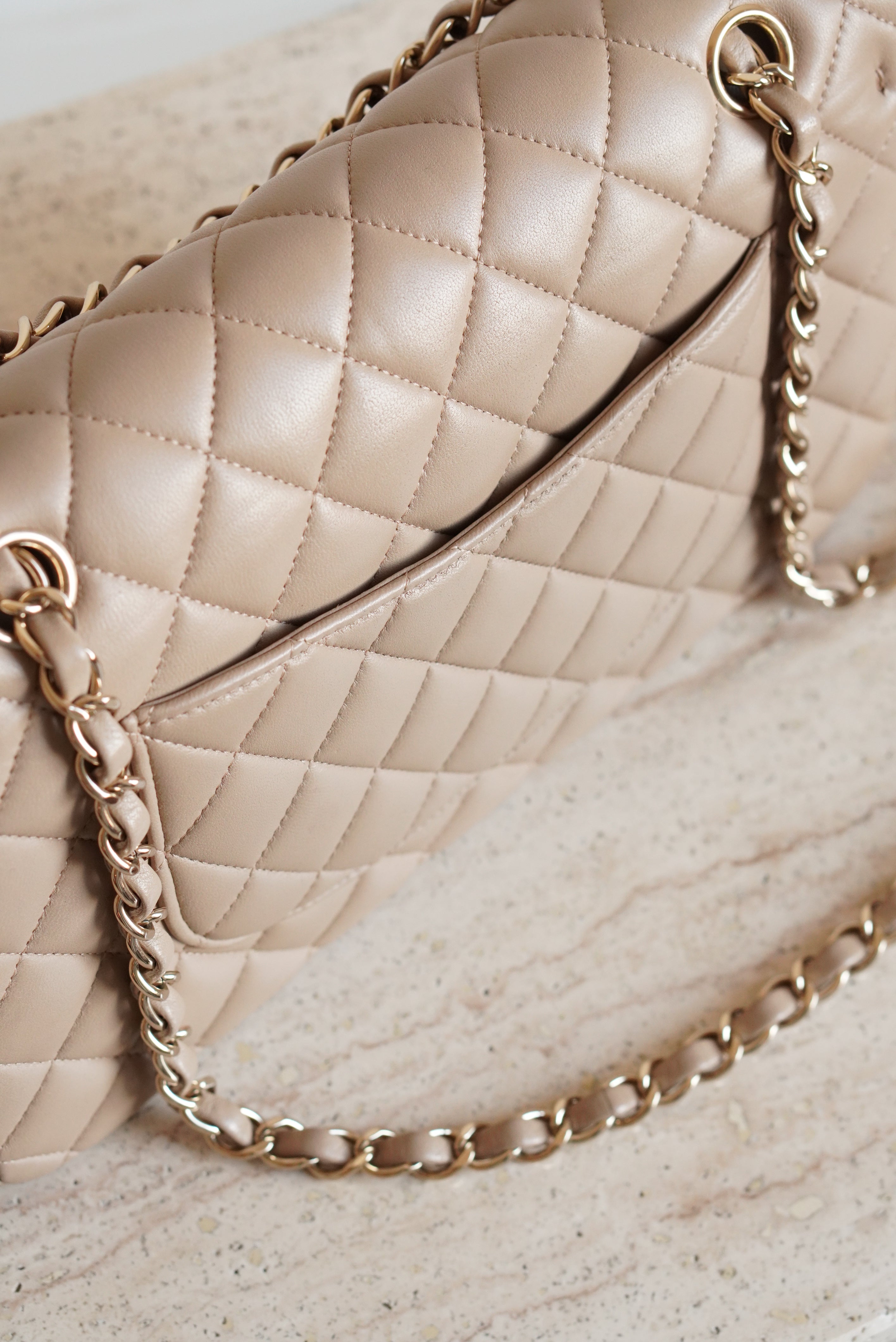 CHANEL CLASSIC MEDIUM DOUBLE FLAP | TAUPE