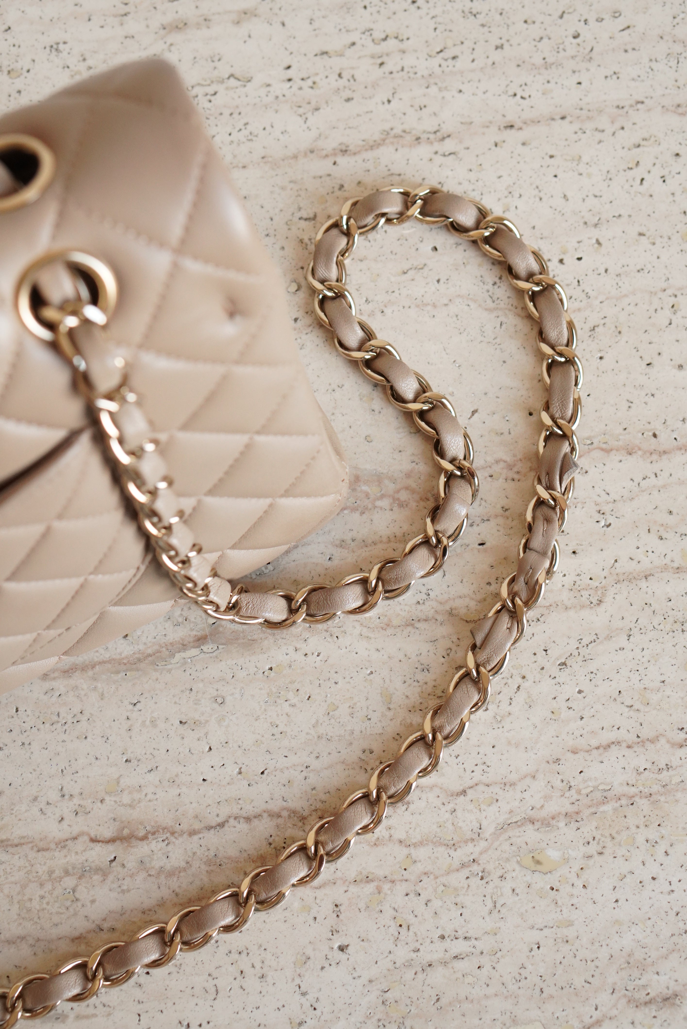 CHANEL CLASSIC MEDIUM DOUBLE FLAP | TAUPE
