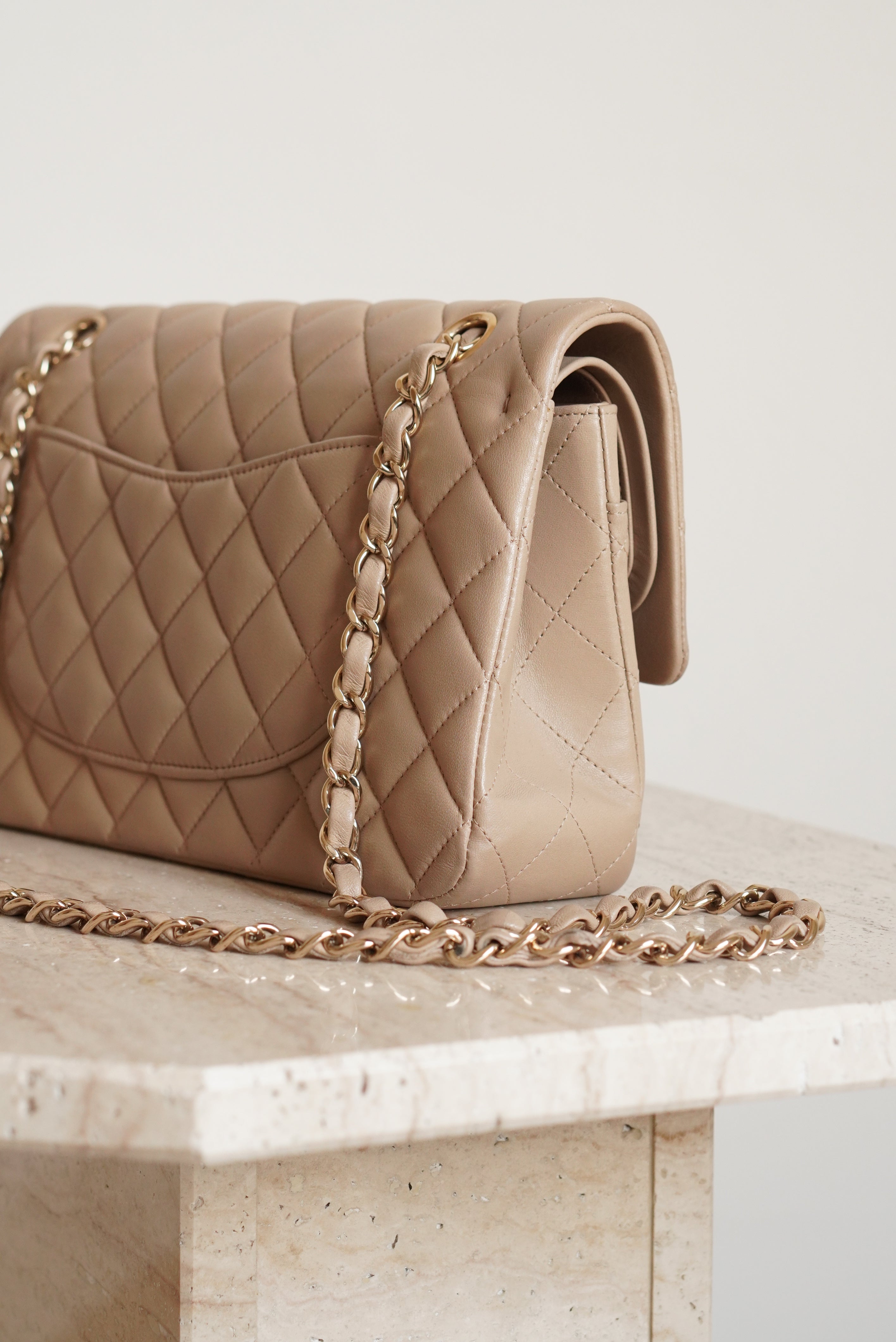 CHANEL CLASSIC MEDIUM DOUBLE FLAP | TAUPE