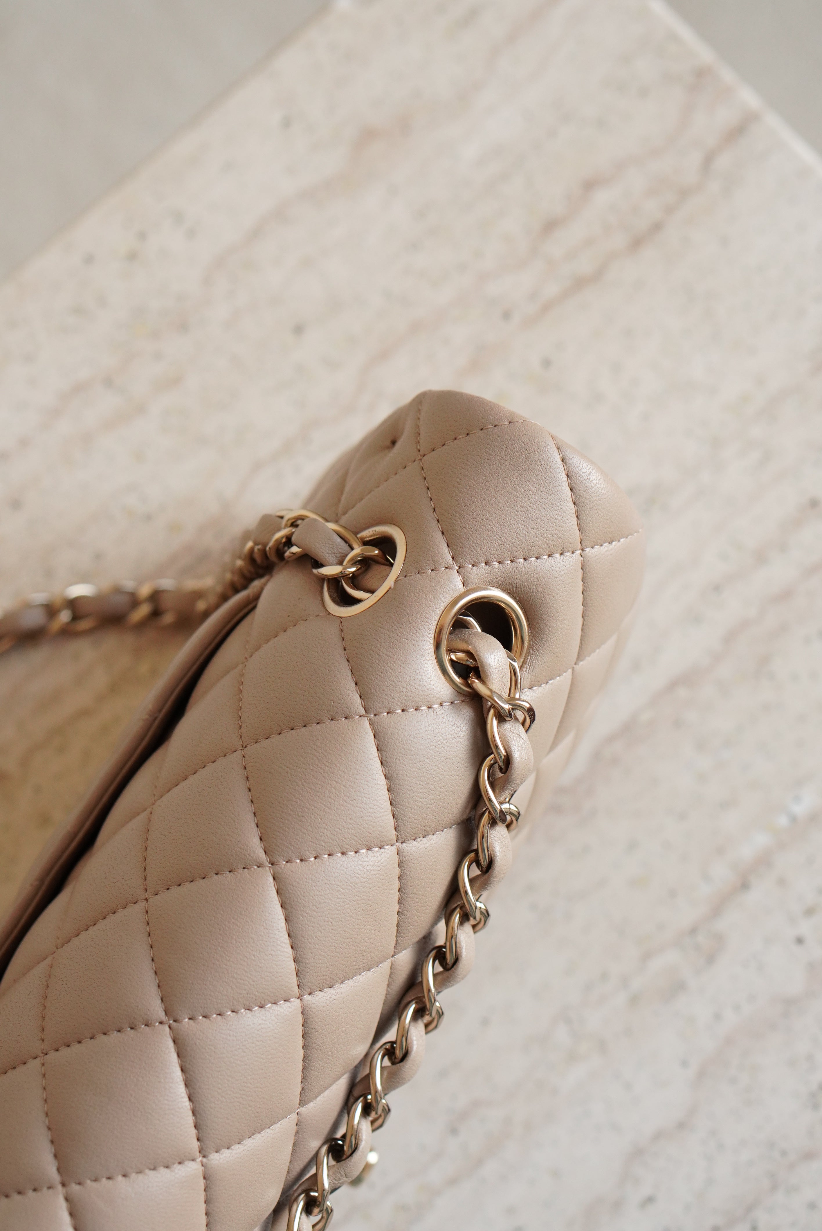 CHANEL CLASSIC MEDIUM DOUBLE FLAP | TAUPE
