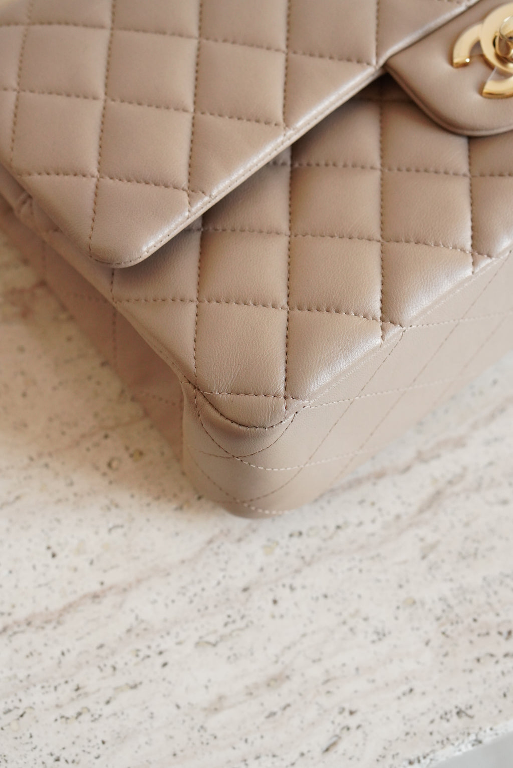CHANEL CLASSIC MEDIUM DOUBLE FLAP | TAUPE