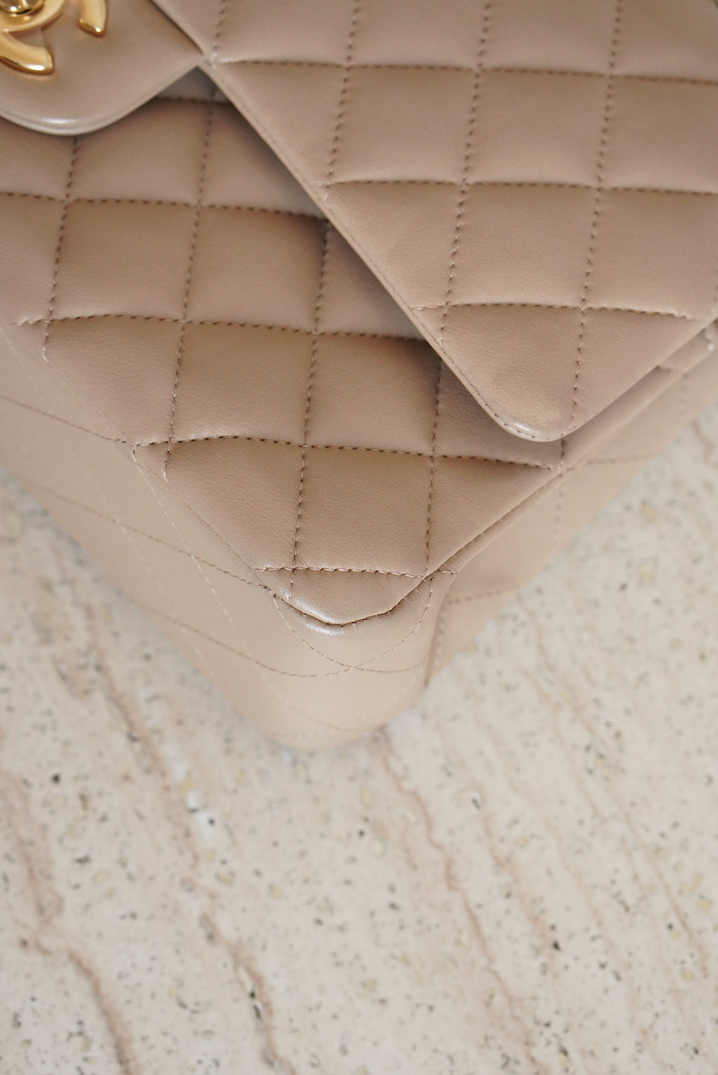 CHANEL CLASSIC MEDIUM DOUBLE FLAP | TAUPE