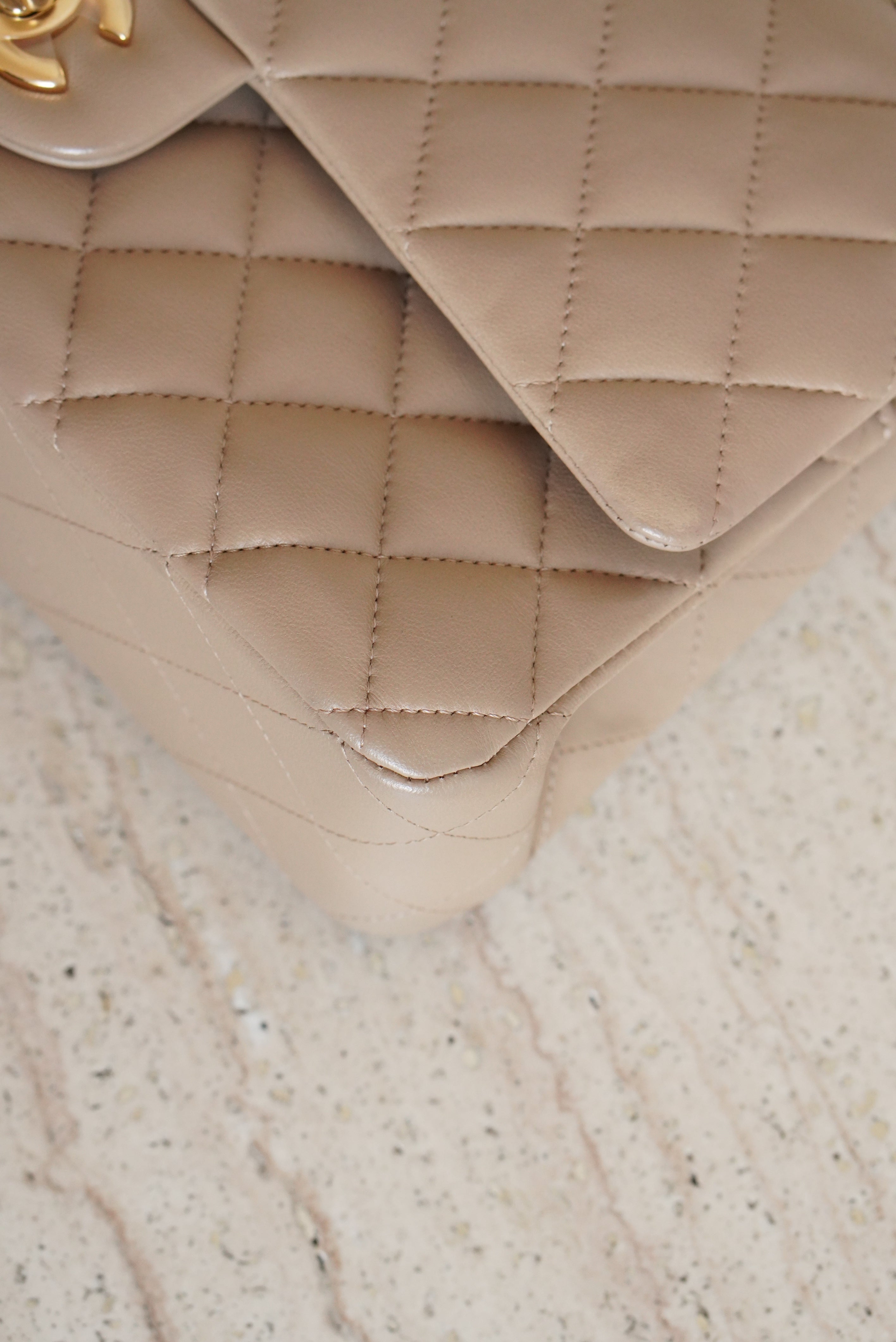 CHANEL CLASSIC MEDIUM DOUBLE FLAP | TAUPE
