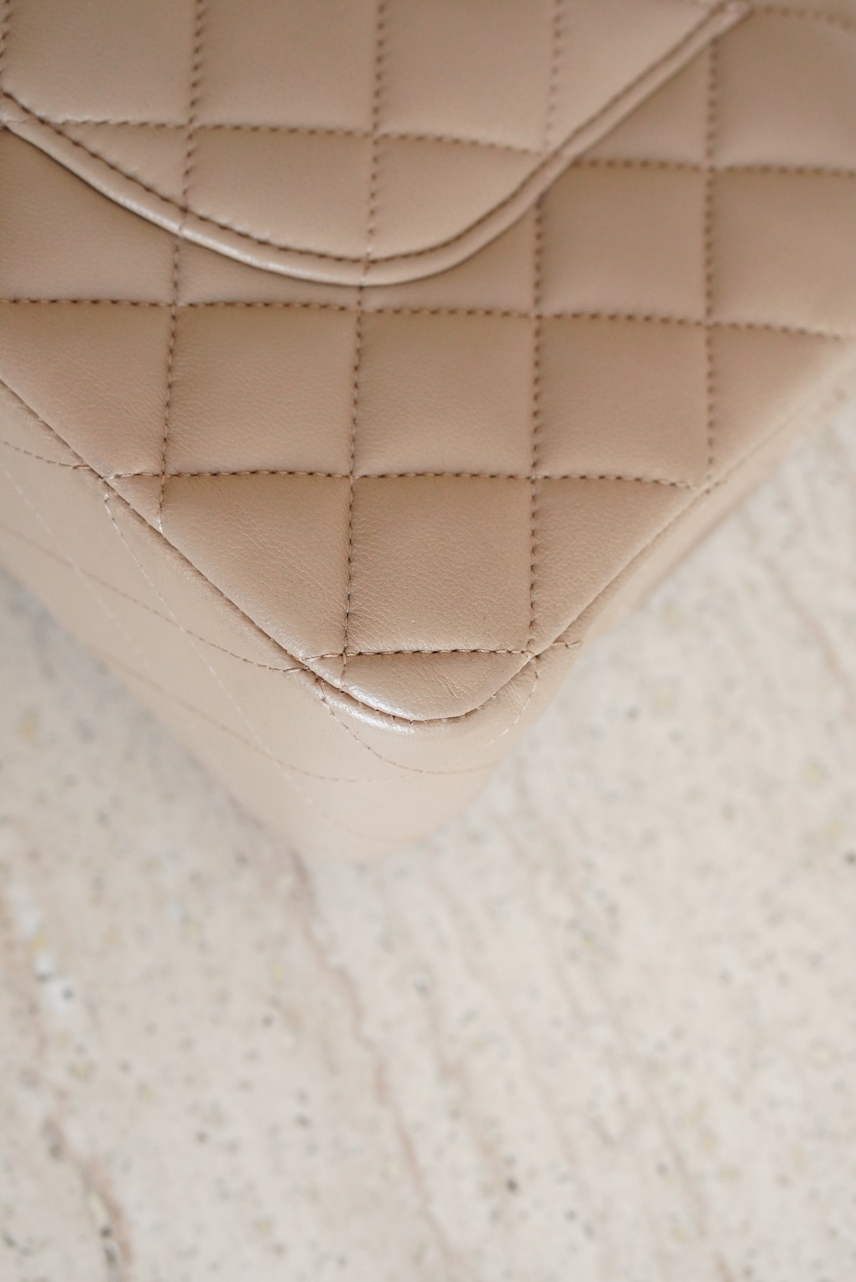 CHANEL CLASSIC MEDIUM DOUBLE FLAP | TAUPE