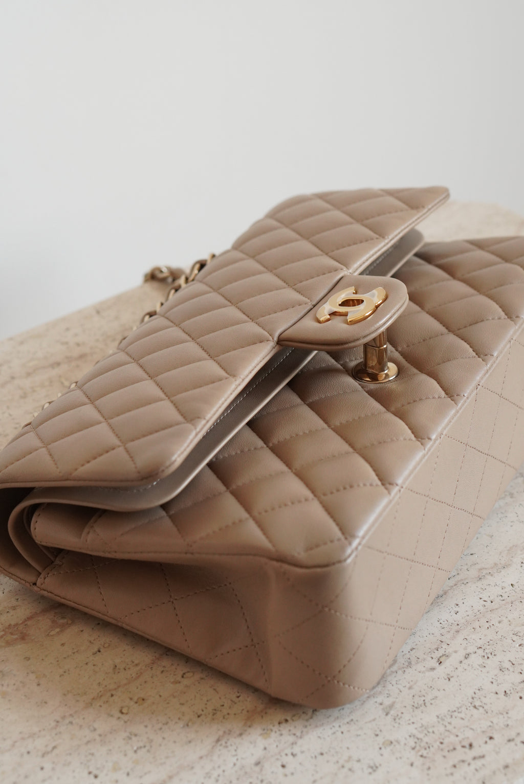 CHANEL CLASSIC MEDIUM DOUBLE FLAP | TAUPE