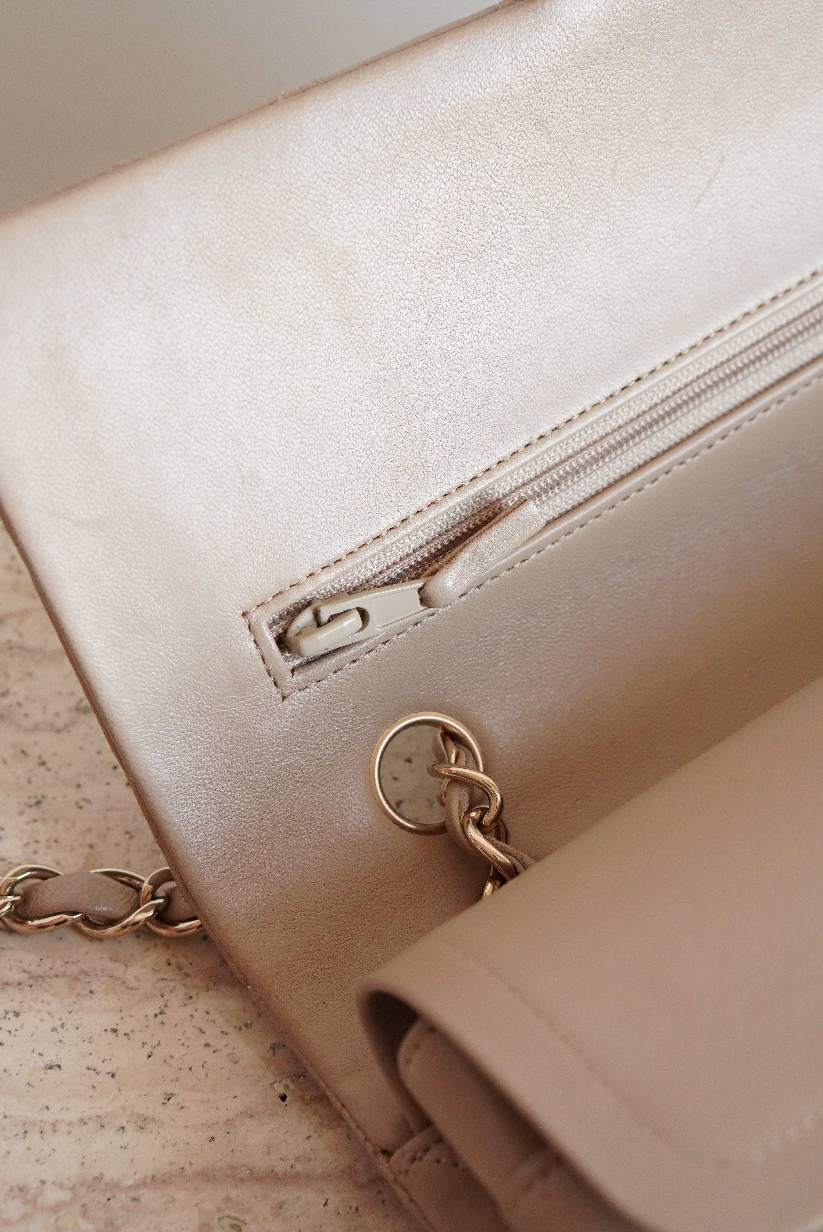 CHANEL CLASSIC MEDIUM DOUBLE FLAP | TAUPE