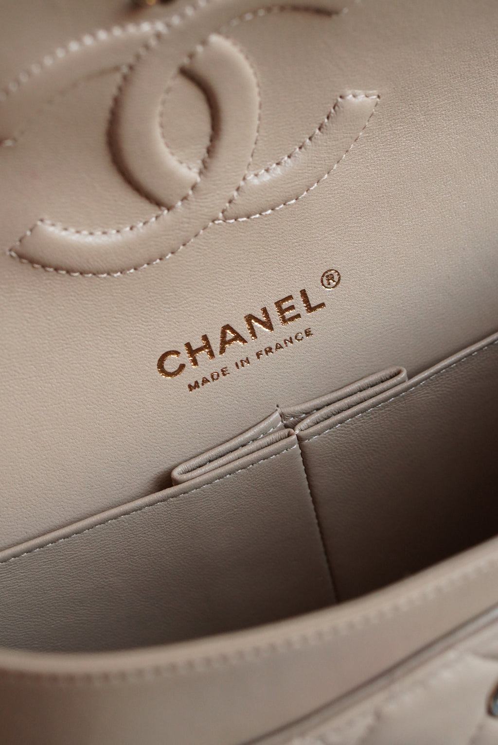 CHANEL CLASSIC MEDIUM DOUBLE FLAP | TAUPE