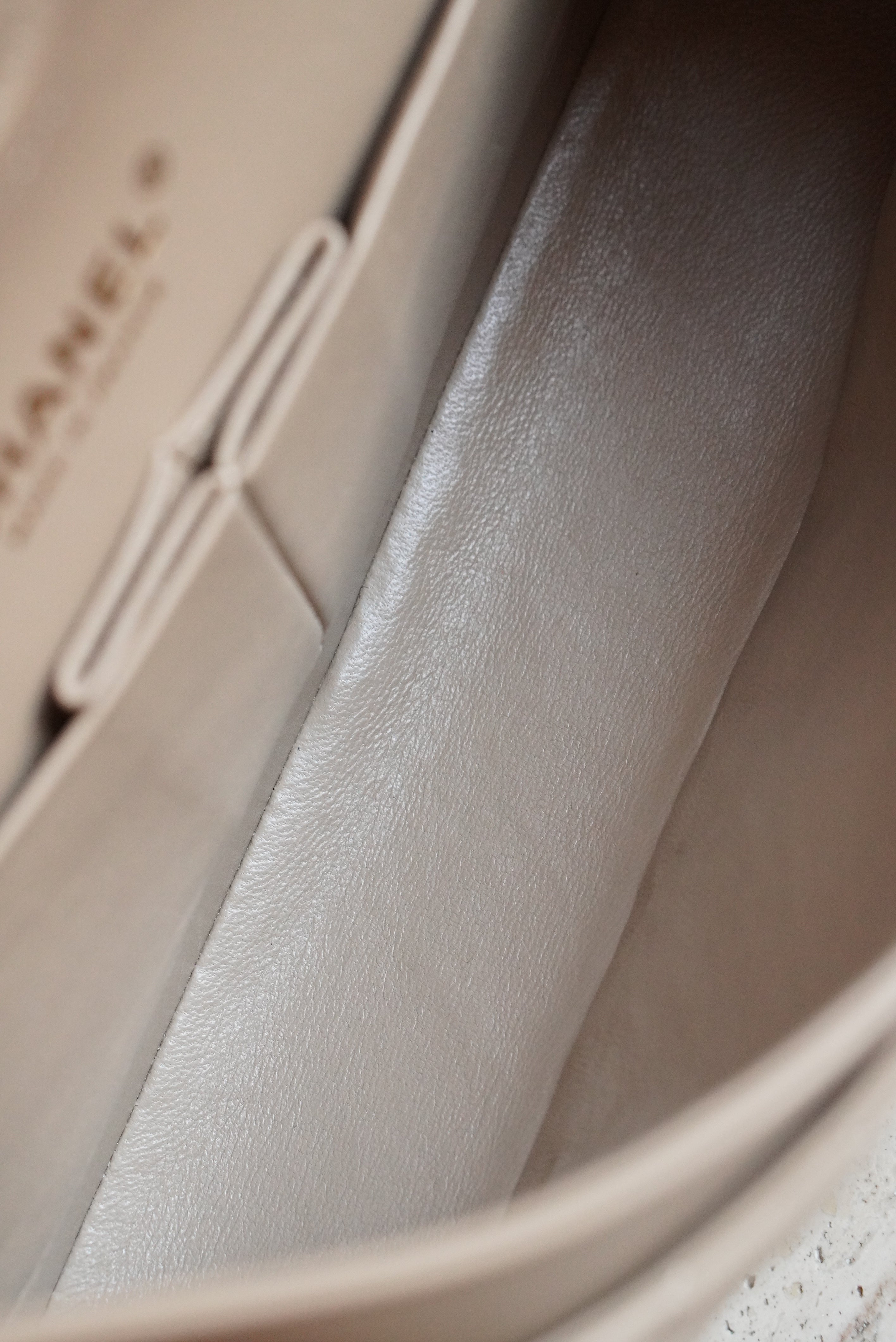 CHANEL CLASSIC MEDIUM DOUBLE FLAP | TAUPE