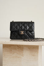 CHANEL CLASSIC MINI SQUARE | BLACK