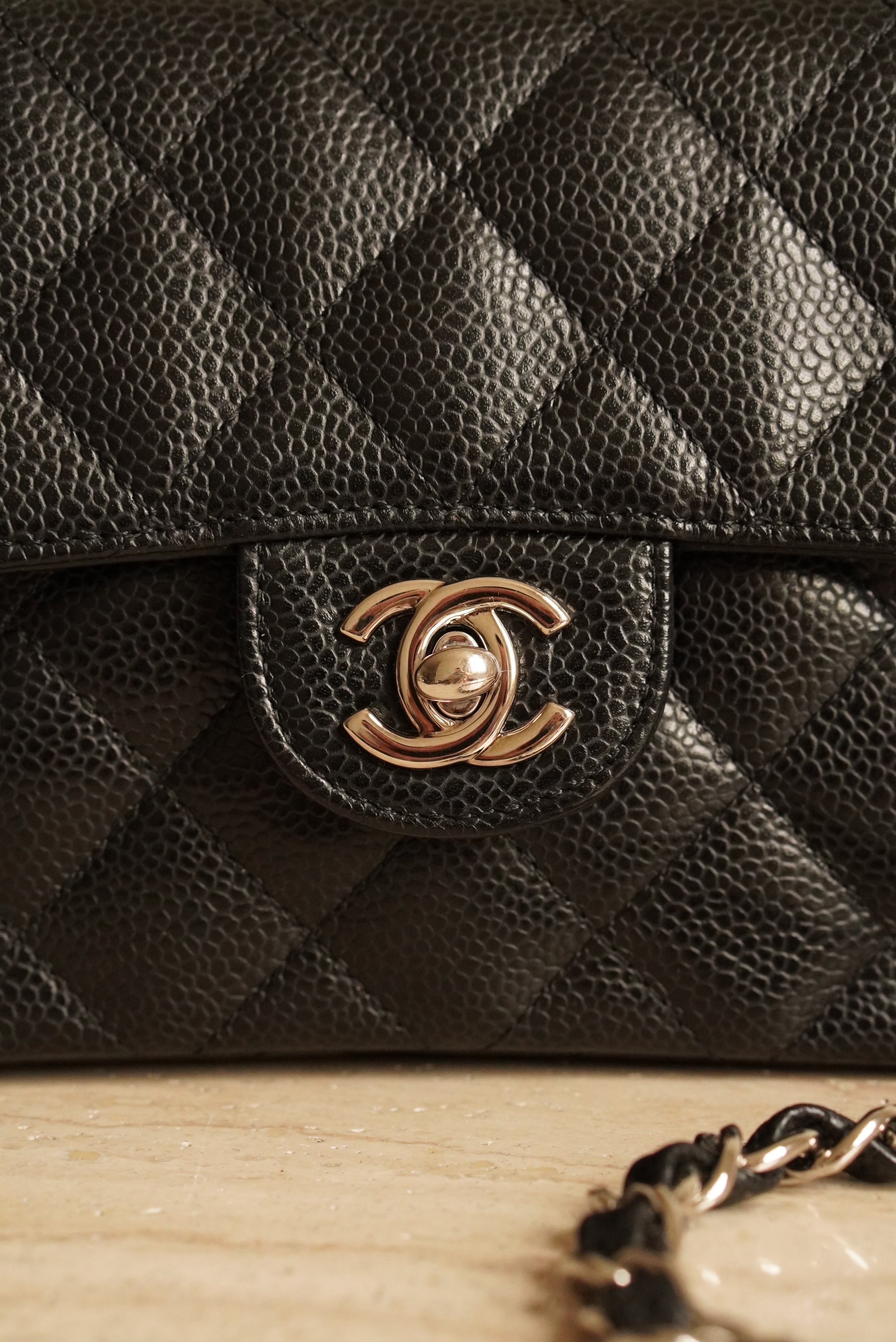 CHANEL CLASSIC MINI SQUARE | BLACK