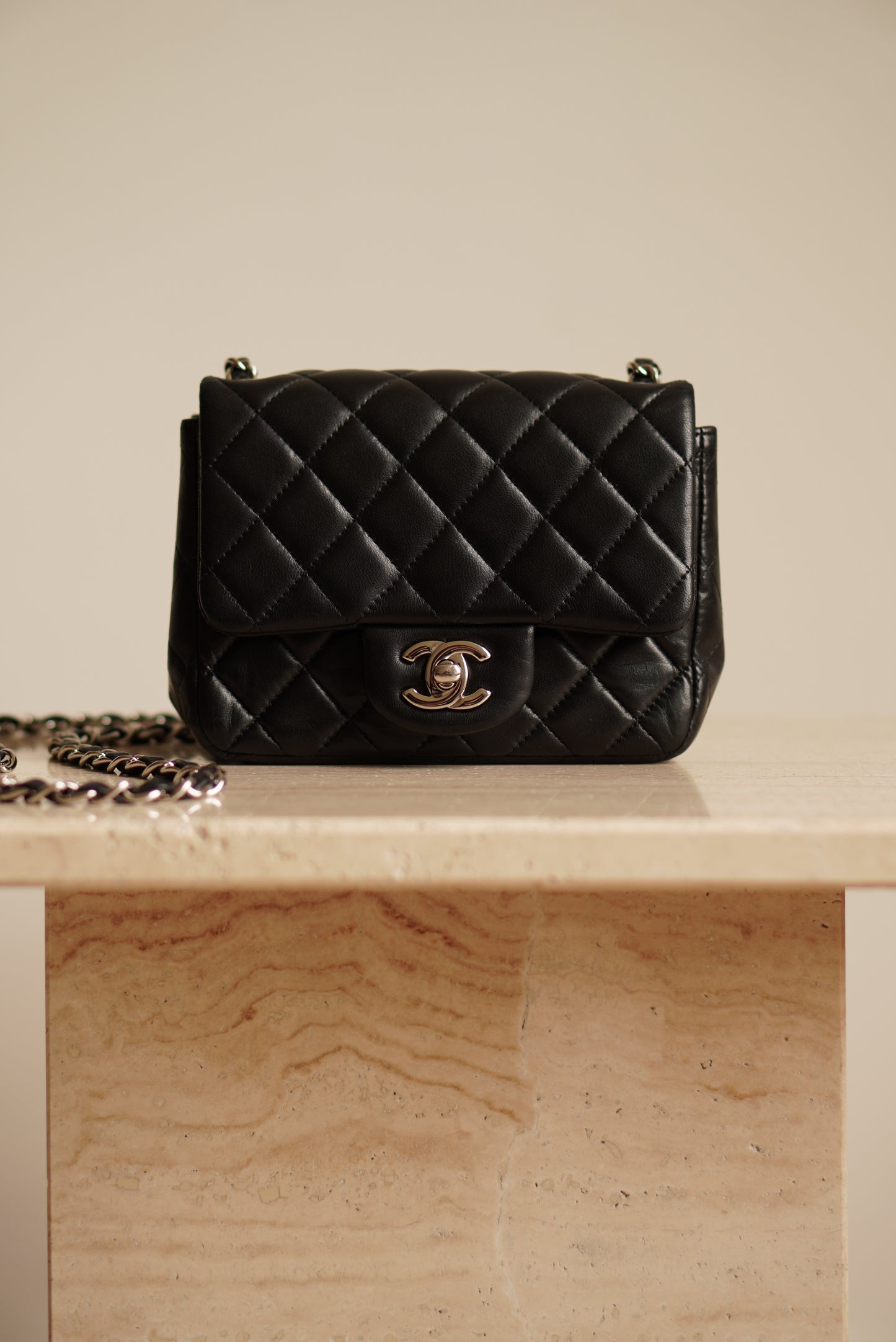 CHANEL CLASSIC MINI SQUARE | BLACK