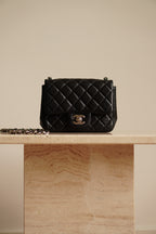 CHANEL CLASSIC MINI SQUARE | BLACK