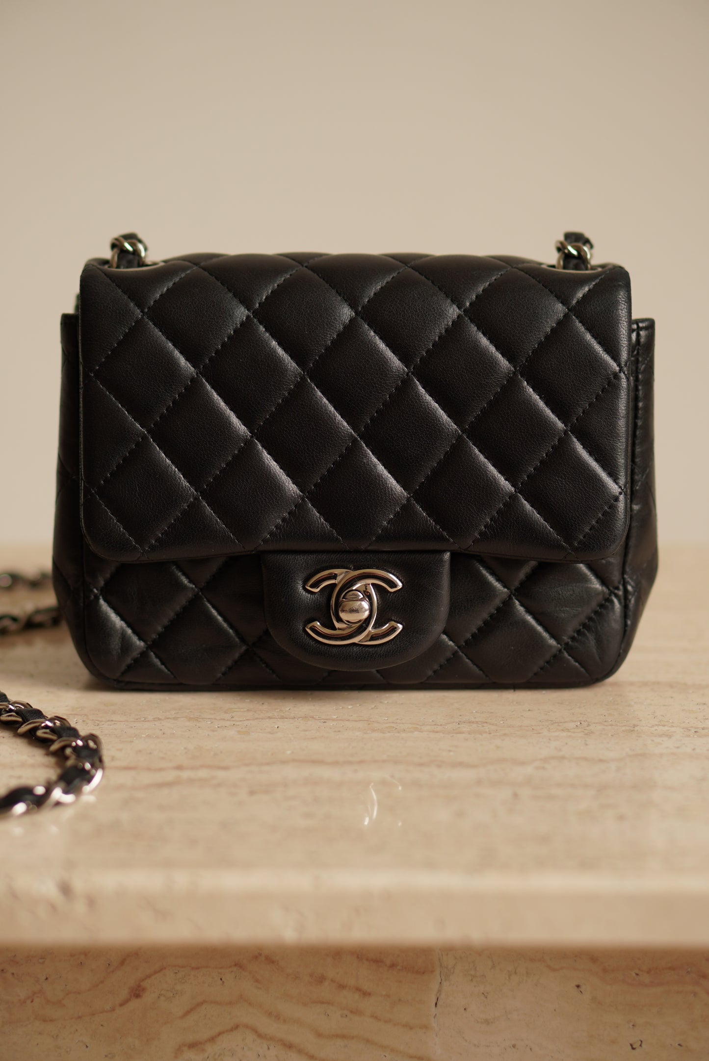 CHANEL CLASSIC MINI SQUARE | BLACK