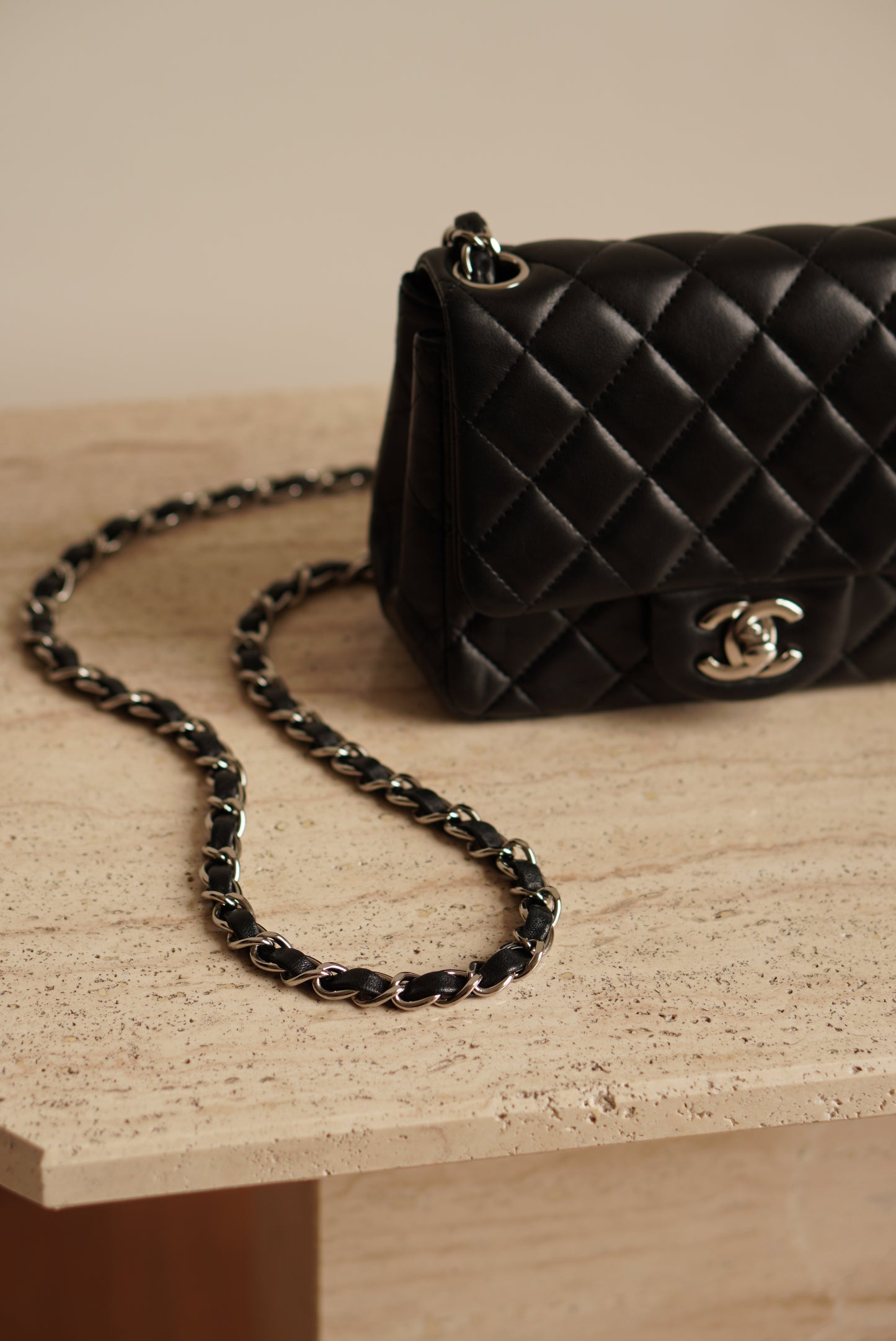 CHANEL CLASSIC MINI SQUARE | BLACK