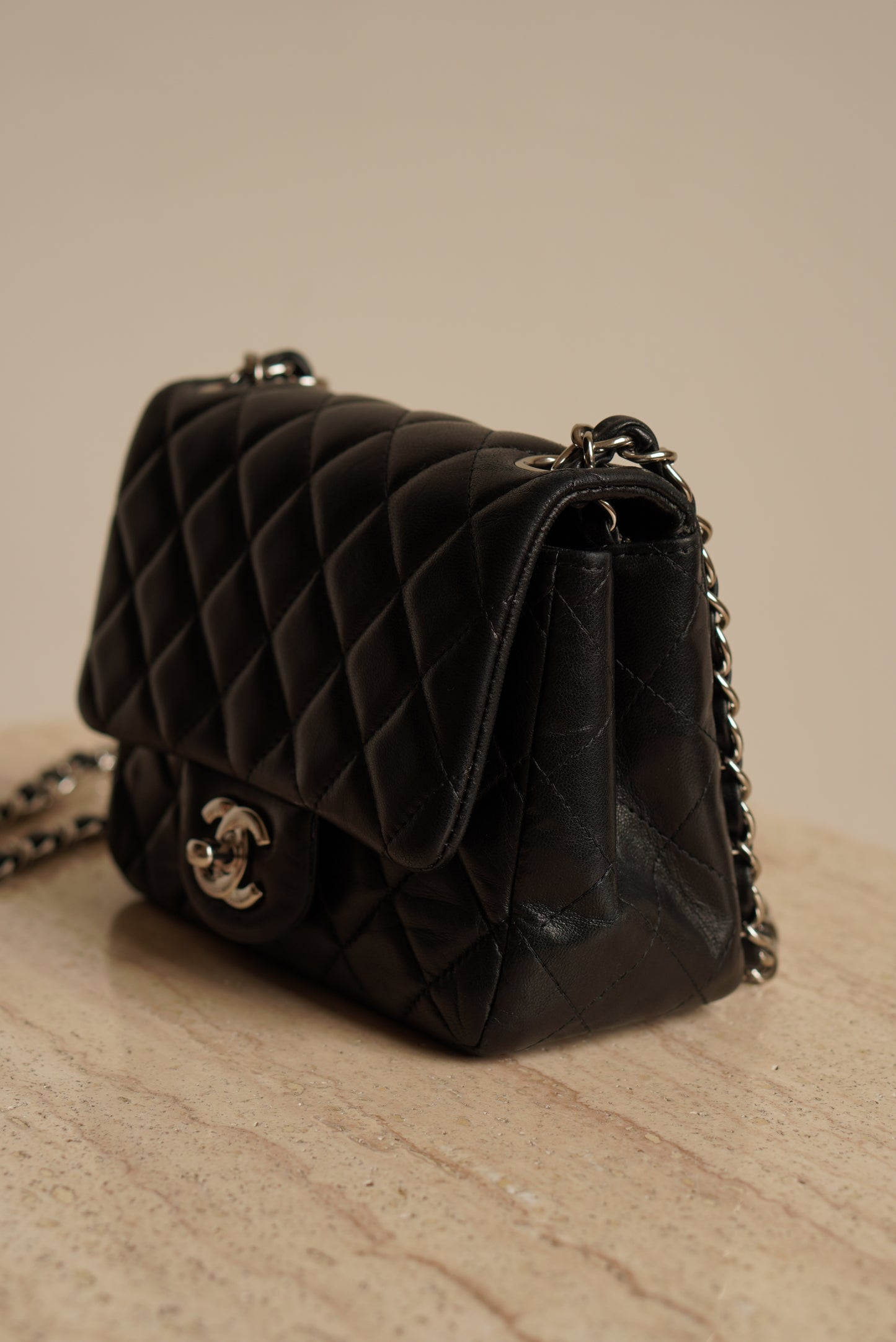 CHANEL CLASSIC MINI SQUARE | BLACK
