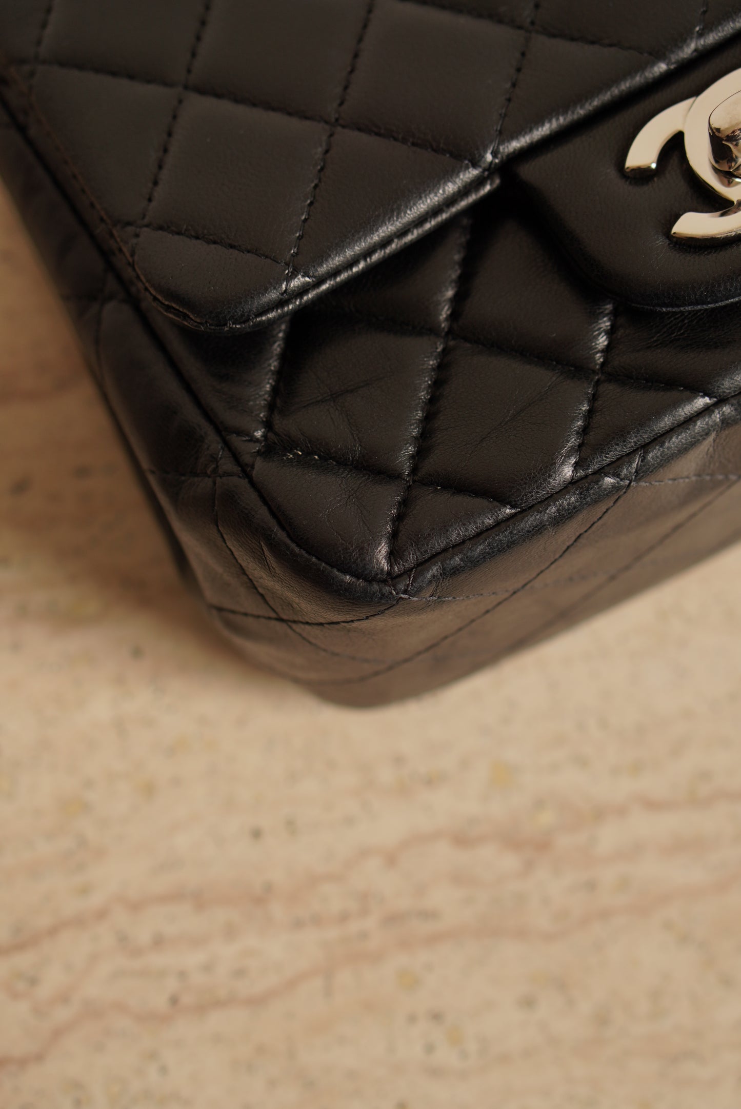 CHANEL CLASSIC MINI SQUARE | BLACK