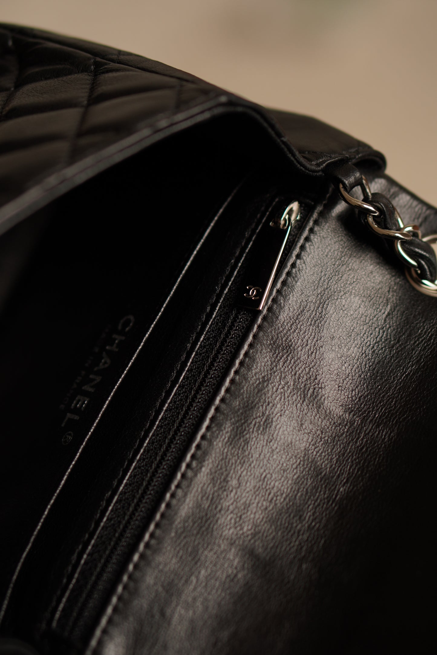 CHANEL CLASSIC MINI SQUARE | BLACK