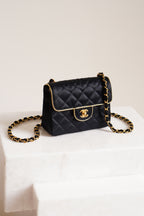 CHANEL CLASSIC MINI SQUARE | BLACK