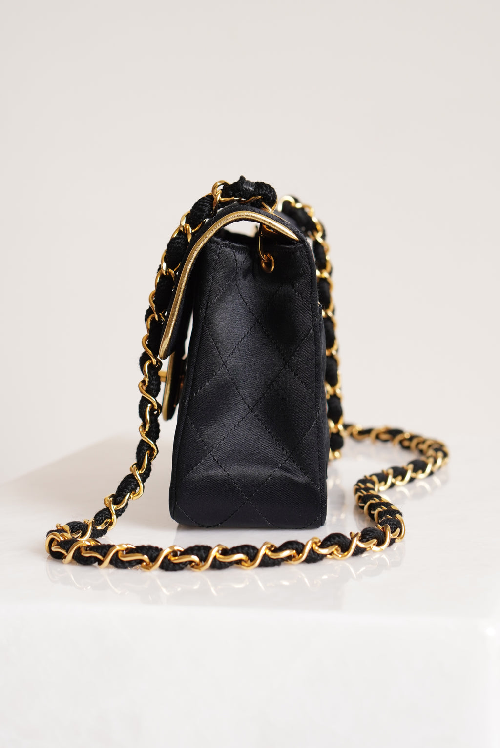 CHANEL CLASSIC MINI SQUARE | BLACK