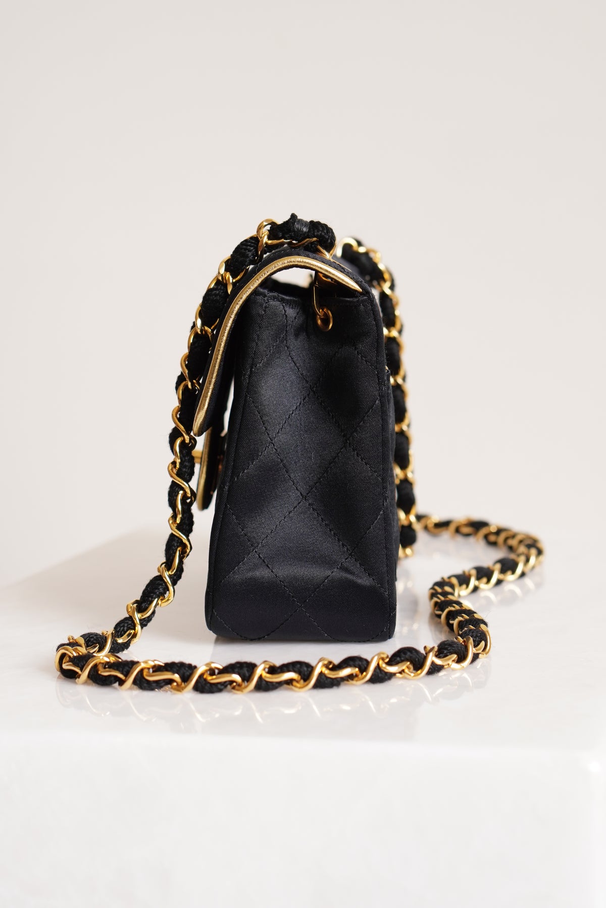 CHANEL CLASSIC MINI SQUARE | BLACK