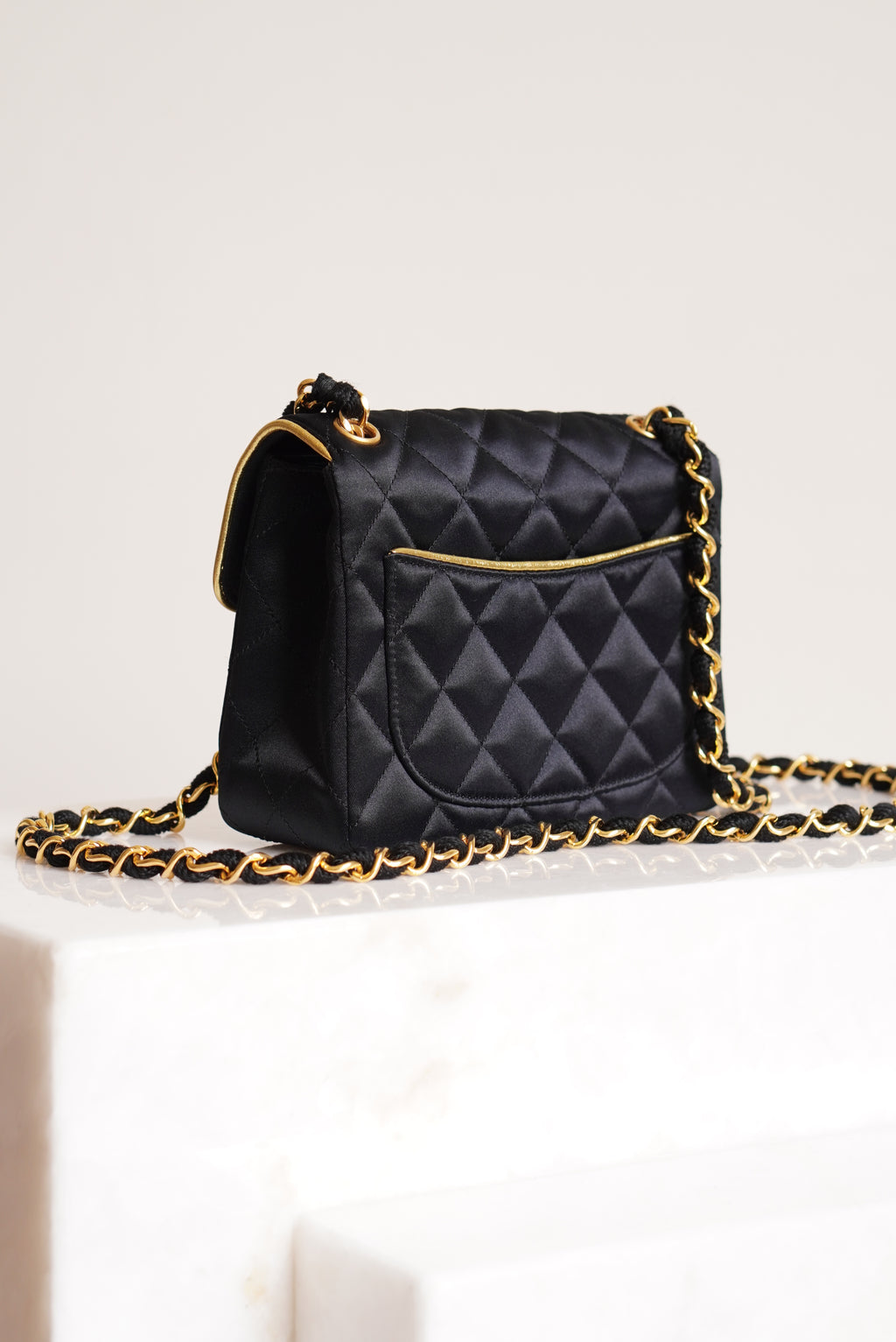 CHANEL CLASSIC MINI SQUARE | BLACK