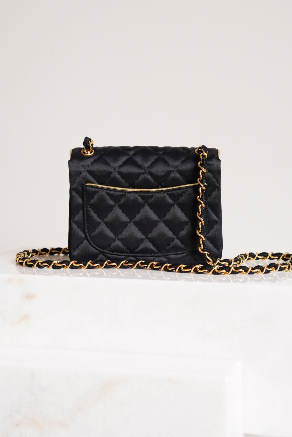 CHANEL CLASSIC MINI SQUARE | BLACK