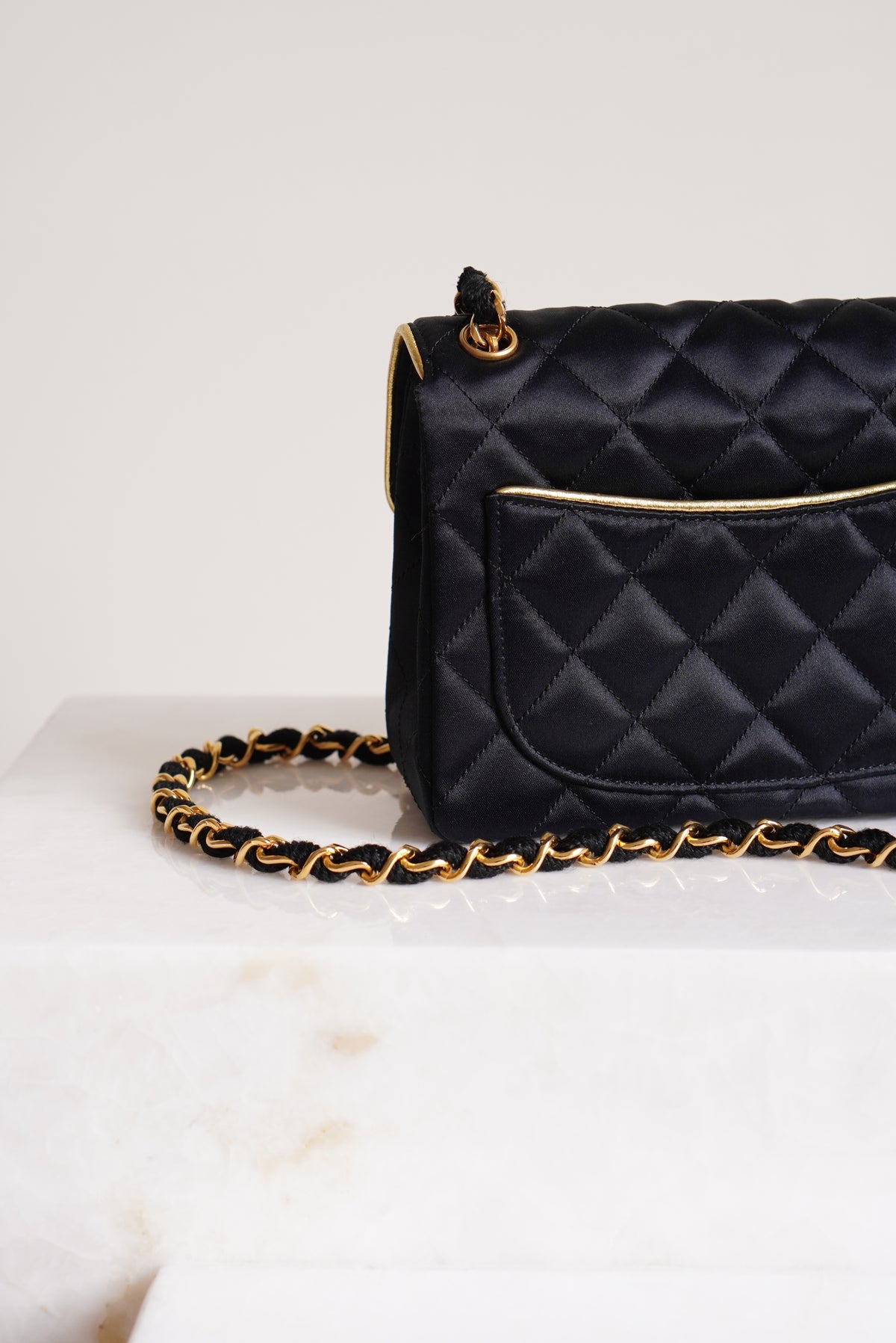 CHANEL CLASSIC MINI SQUARE | BLACK