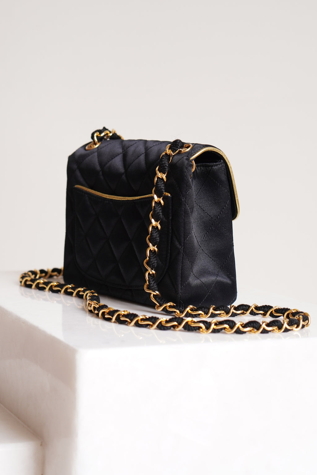 CHANEL CLASSIC MINI SQUARE | BLACK