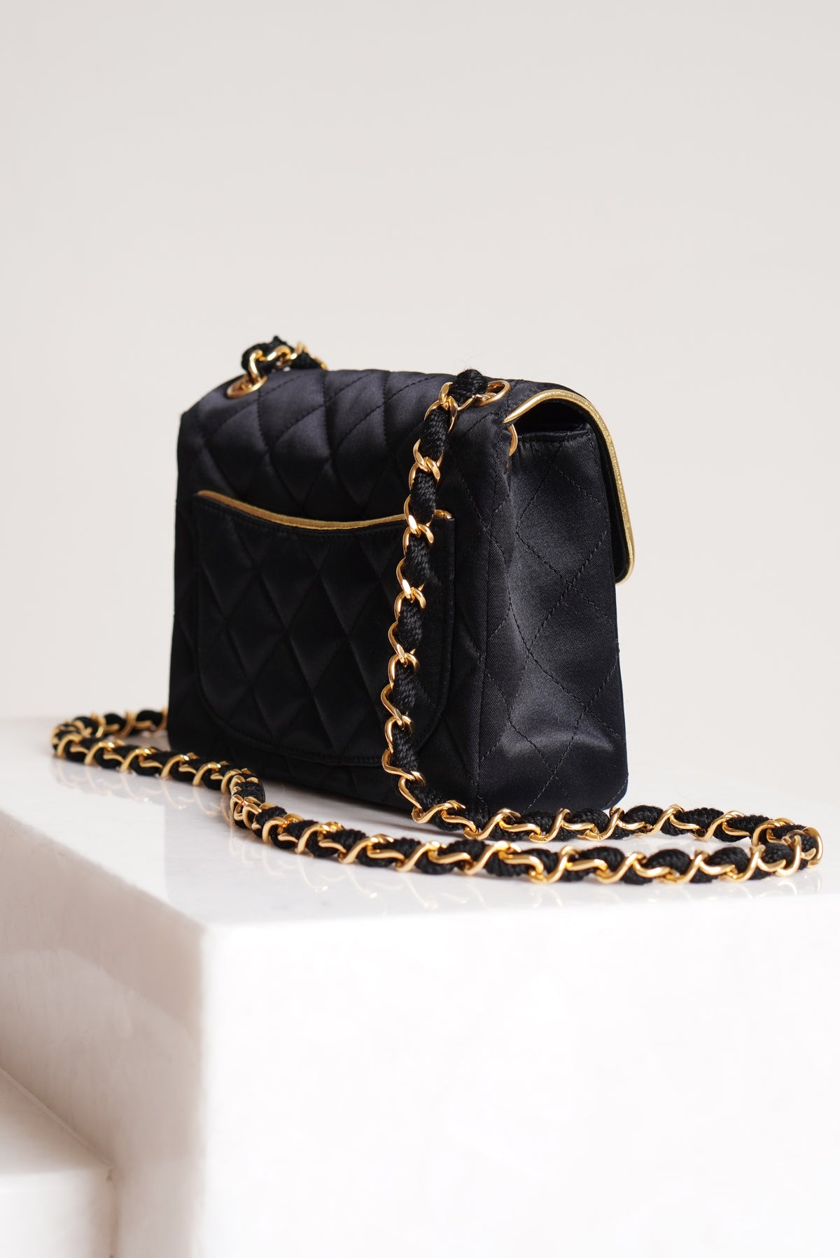 CHANEL CLASSIC MINI SQUARE | BLACK