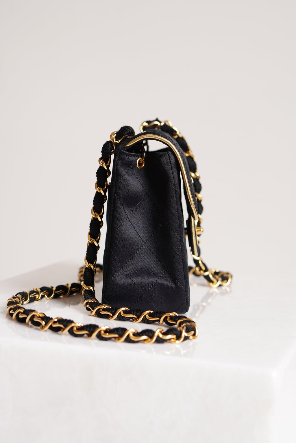 CHANEL CLASSIC MINI SQUARE | BLACK