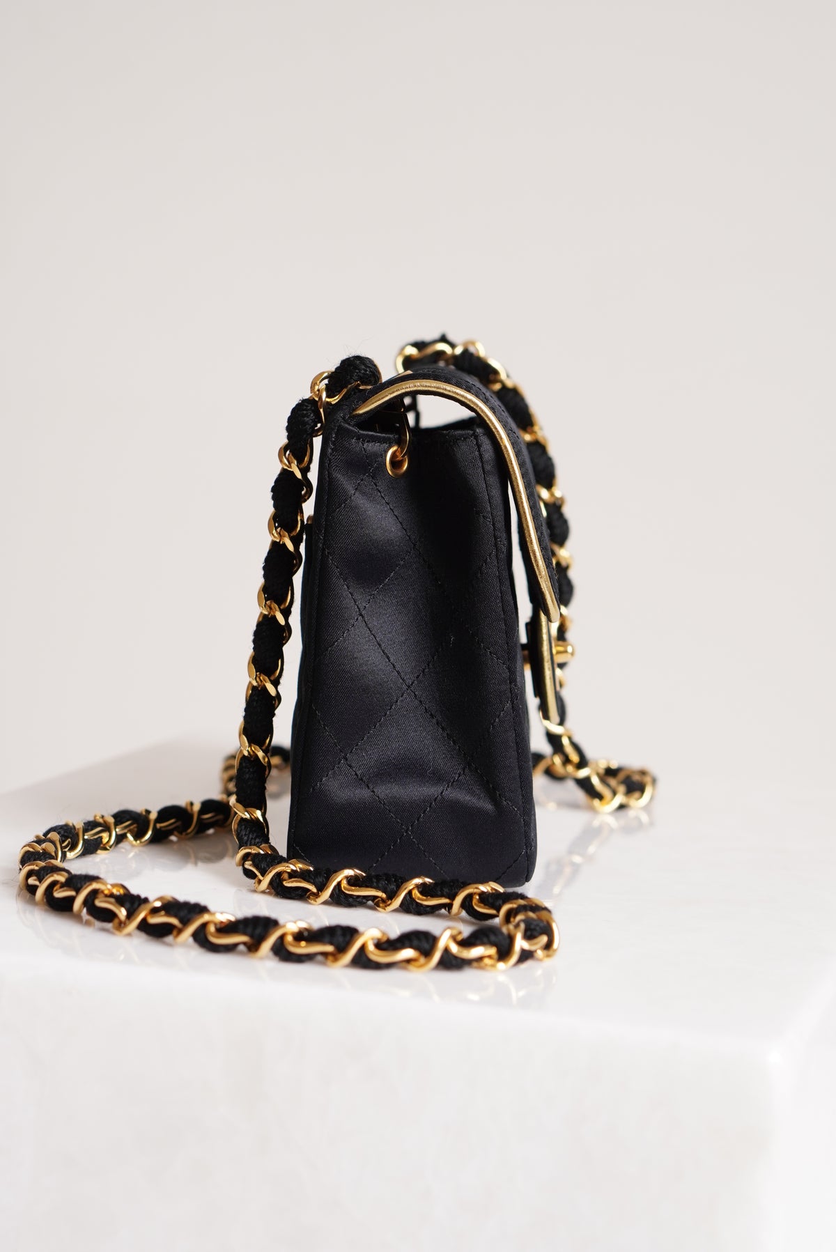 CHANEL CLASSIC MINI SQUARE | BLACK